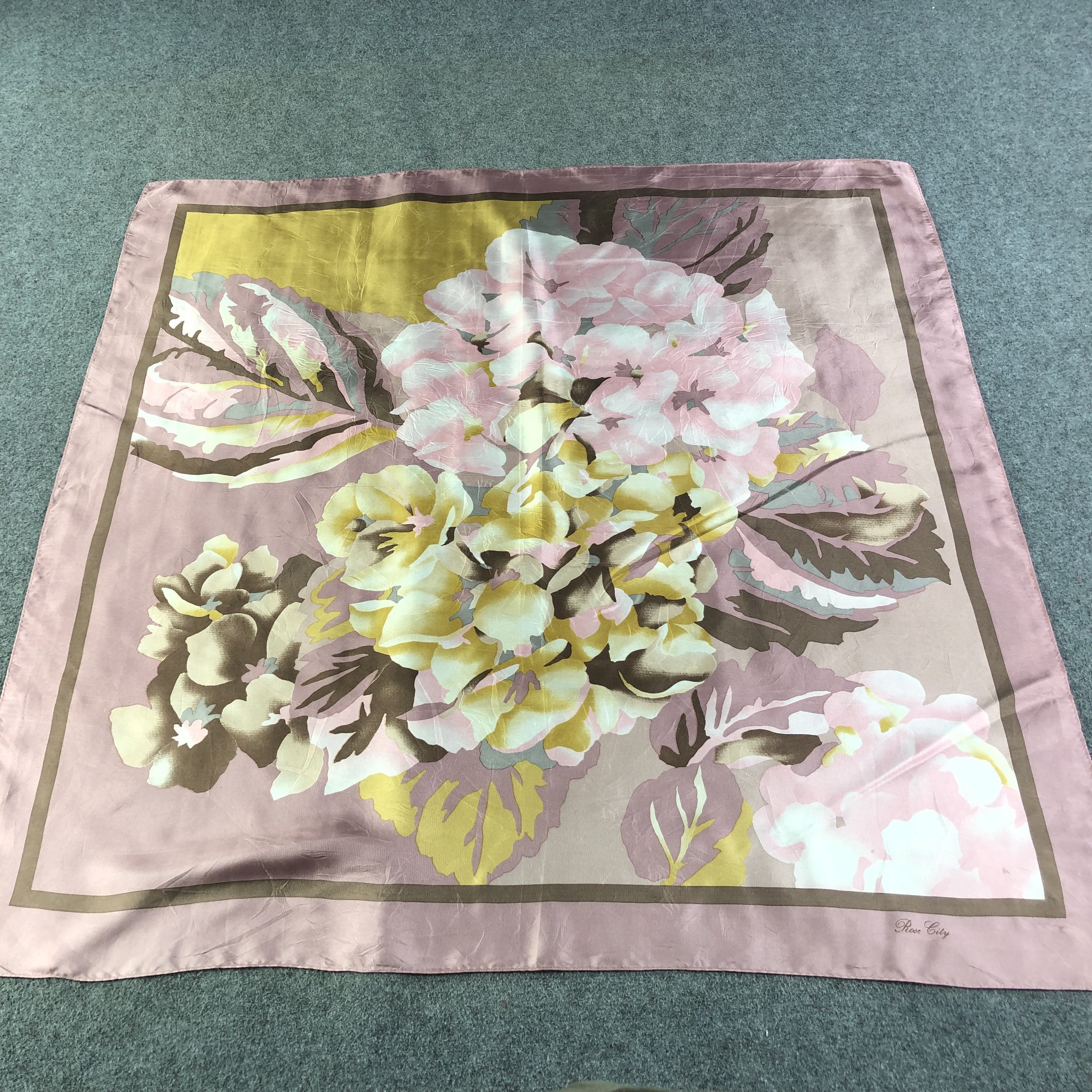 Japanese Brand Rose City Silk Scarf M780 Size ONE SIZE - 1 Thumbnail