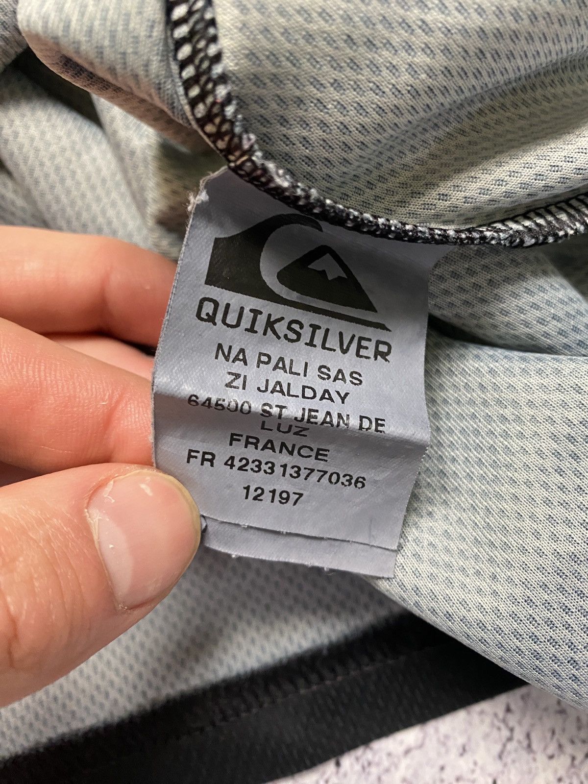 Quiksilver × Vintage Vintage Quiksilver Big Logo Long Sleeve Tee Shirt Surf Size US S / EU 44-46 / 1 - 9 Thumbnail