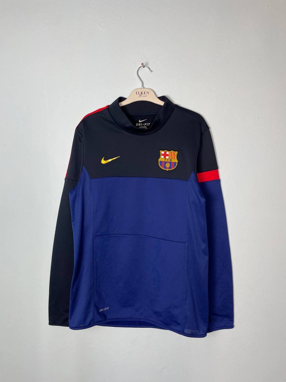 Nike FC Barcelona 2012-13 Nike training top size M Size US M / EU 48-50 / 2 - 1 Thumbnail