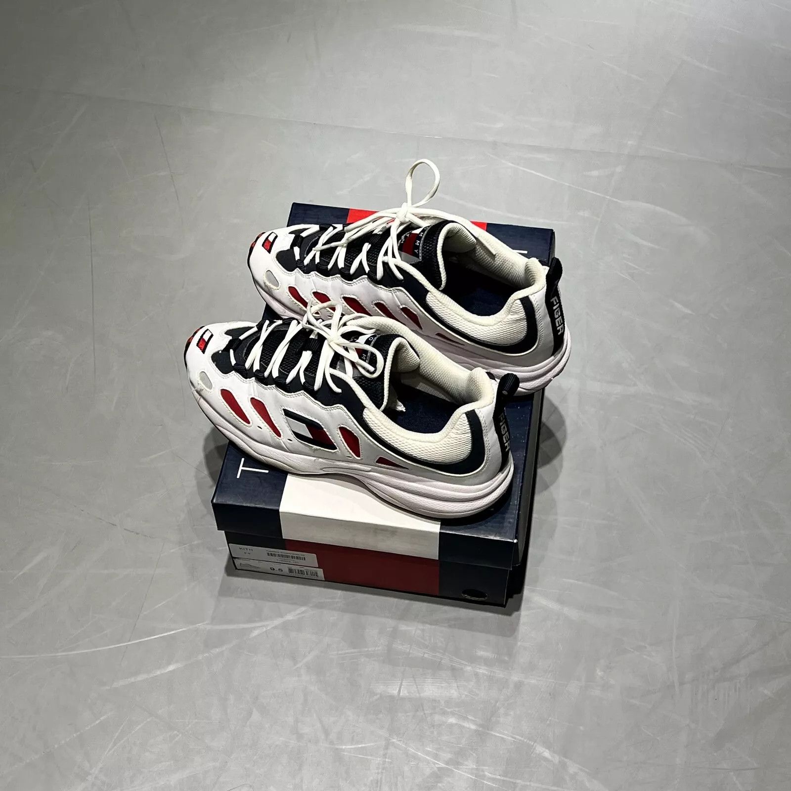Kith × Tommy Hilfiger Tommy Hilfiger x Kith (SS19) - Hyperbole Trainers Size US 9.5 / EU 42-43 - 10 Thumbnail