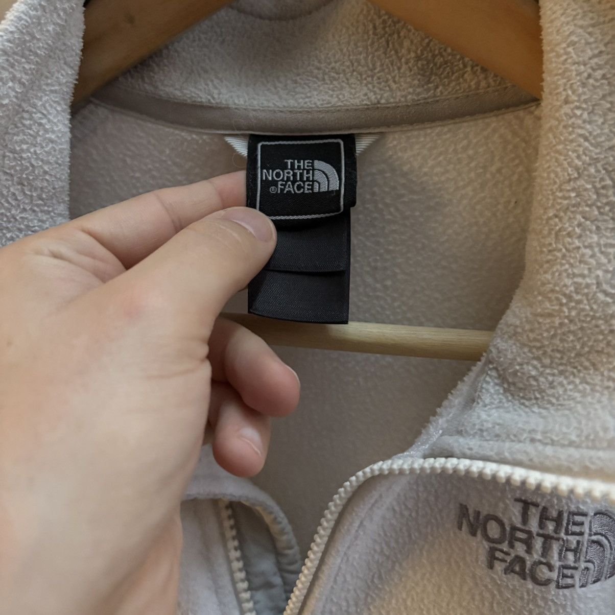 The North Face × Vintage The North Face vintage Y2K white Denali fleece sweater M Size M / US 6-8 / IT 42-44 - 2 Thumbnail
