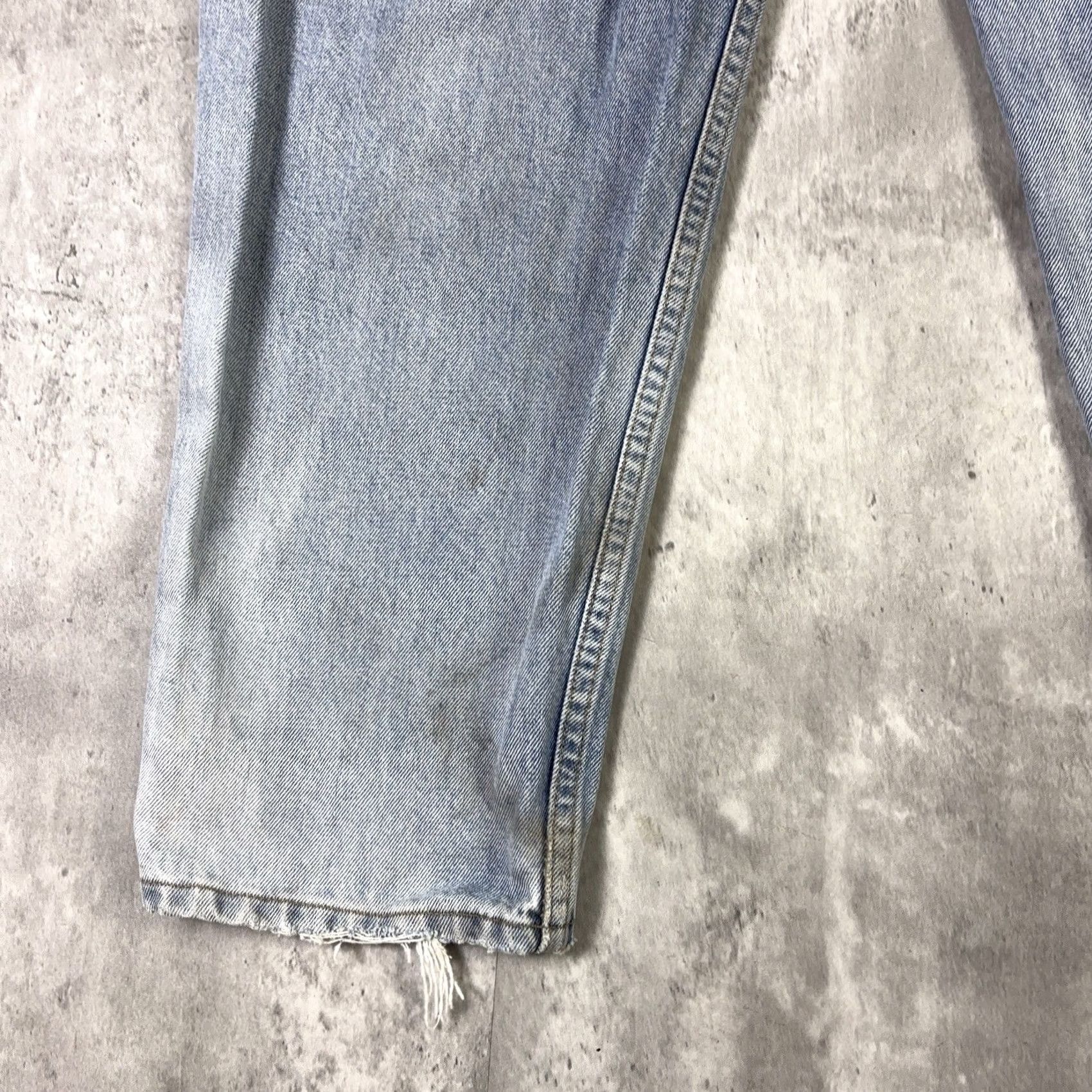 Levi's VINTAGE Levi's 90s Jeans Blue Adult 34x30 Tapered Leg Baggy Light Wash Mens Size US 34 / EU 50 - 7 Thumbnail