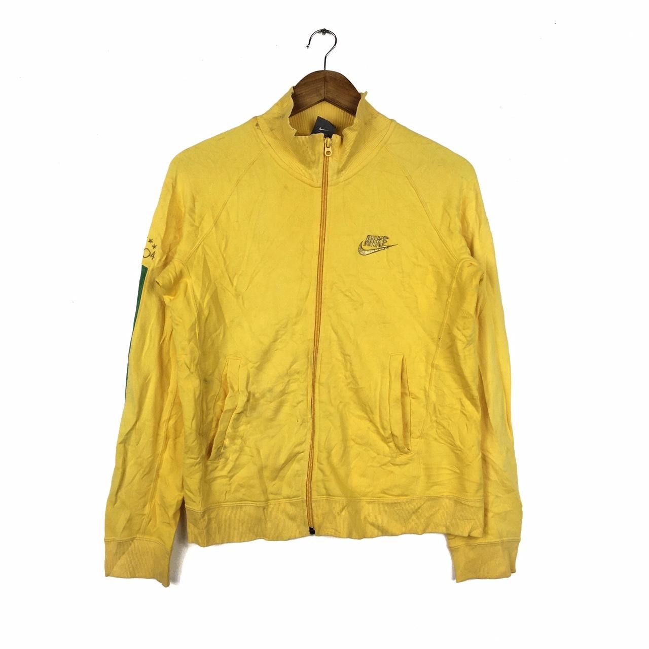 Vintage Vintage NIKE Swoosh Logo Brazil Team 2004 Yellow Large Size US L / EU 52-54 / 3 - 1 Thumbnail