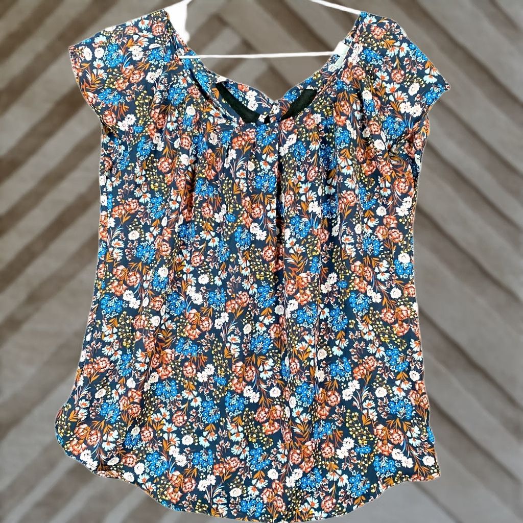 Lauren Conrad Lauren Conrad Blouse Short Sleeve Floral Multi Pleated Back Tie Small Womens Shirt Size S / US 4 / IT 40 - 1 Thumbnail