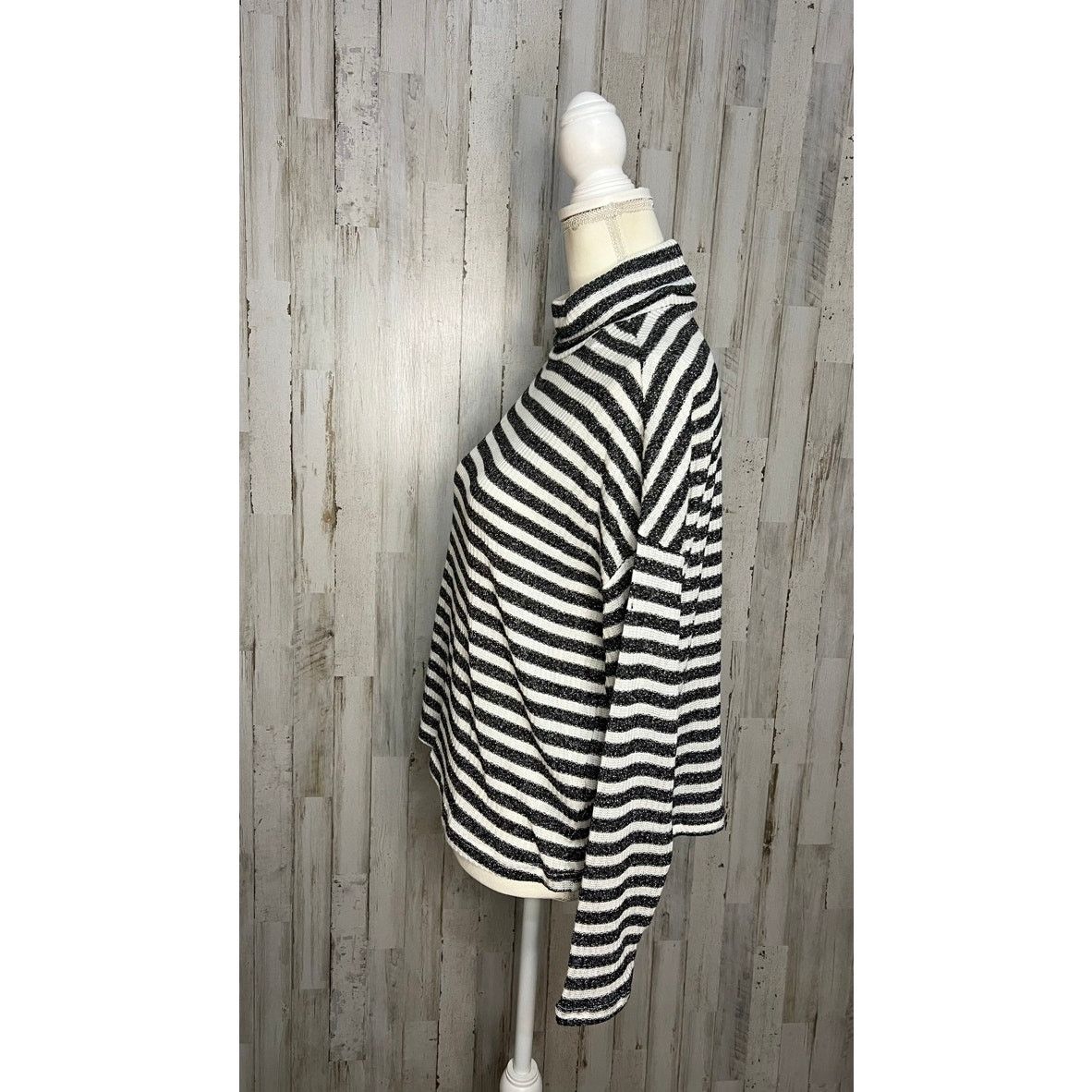 Sanctuary NWT Sanctuary Women's XS Metallic Stripe Turtleneck Sweater Size XS / US 0-2 / IT 36-38 - 5 Thumbnail