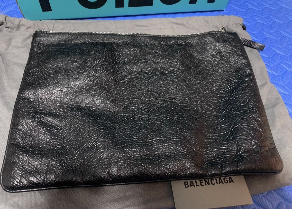 Balenciaga Gender Neutral Print Pouch Black Size ONE SIZE - 3 Thumbnail