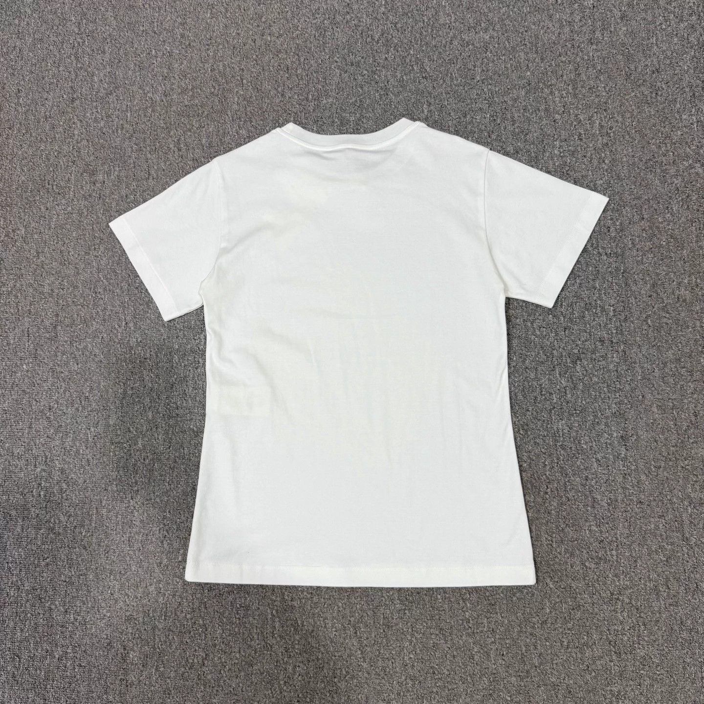 Louis Vuitton LV white heart patch short tee new with tags S Size S / US 4 / IT 40 - 2 Thumbnail