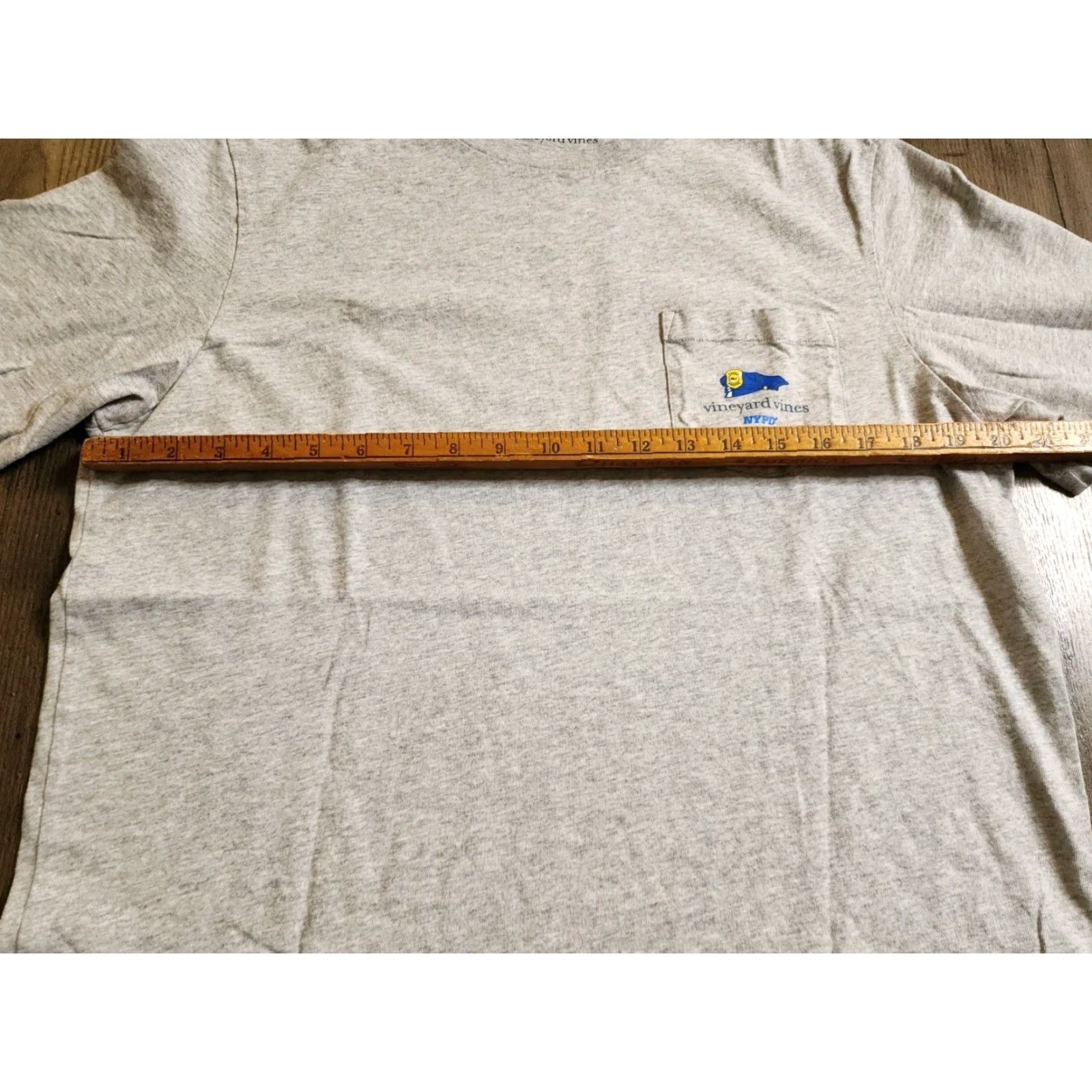 Vineyard Vines Vineyard Vines Mens M NYPD Small Batch Pocket T Shirt Double Sided NYC 2010-2019 Gray Cotton Crew Neck Short Sleeve Regular Fit Men’s Size US M / EU 48-50 / 2 - 2 Thumbnail