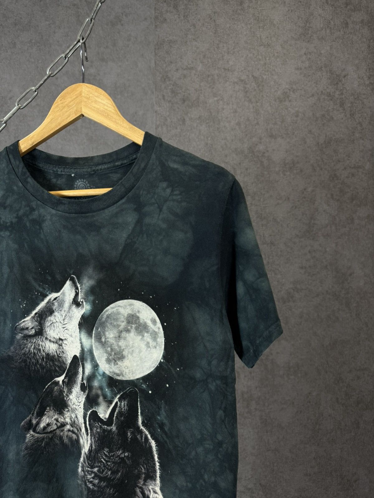 The Mountain Wolf The mountain animal made in USA tee Size US XS / EU 42 / 0 - 2 Thumbnail