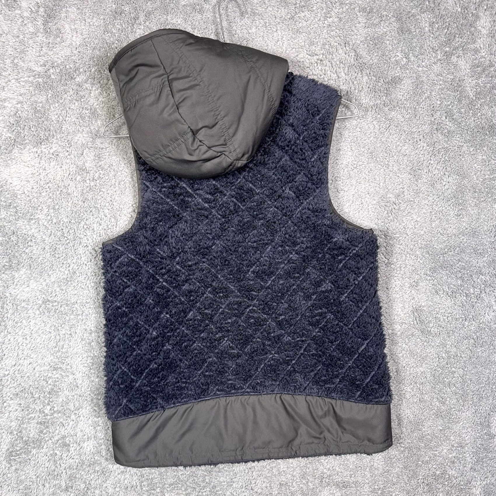 Patagonia VINTAGE Patagonia Vest Womens XS Los Gatos Reversible Quilted Fur Sherpa Hooded 25220 Size XS / US 0-2 / IT 36-38 - 6 Thumbnail
