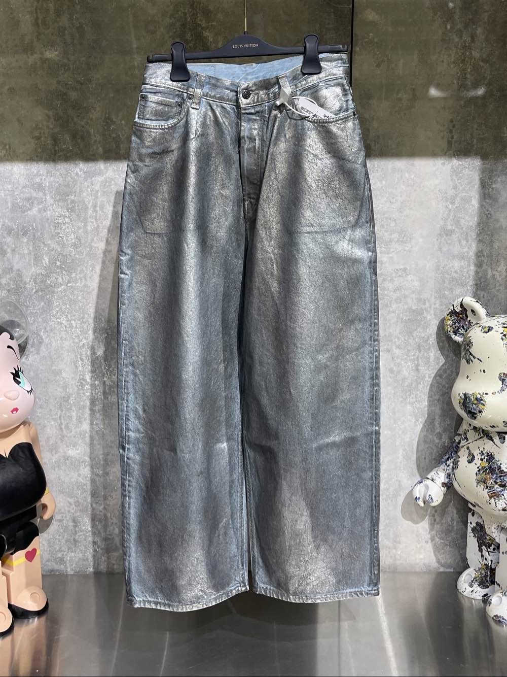 Acne Studios Acne Studios Metallic Baggy Denim Jeans Size 28 Size US 28 / EU 44 - 1 Thumbnail