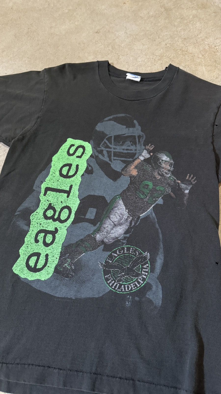 Vintage 1990s Philadelphia Eagles Tee Size US M / EU 48-50 / 2 - 2 Thumbnail