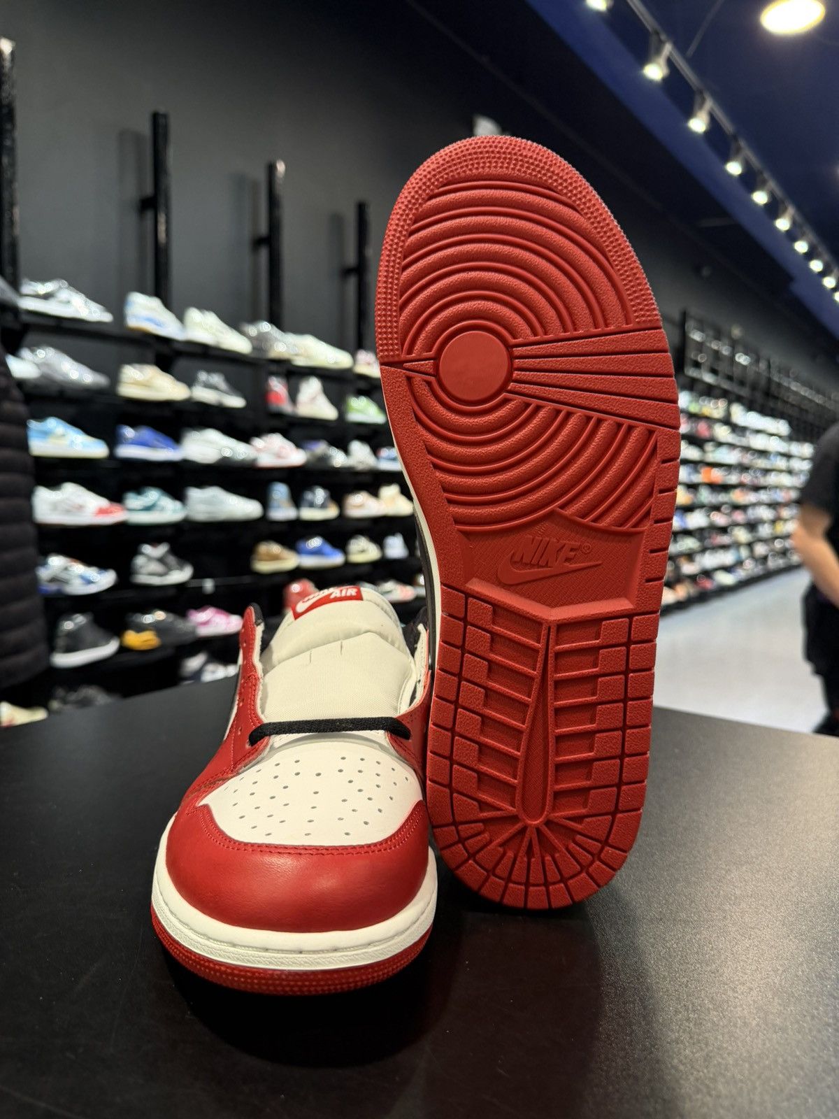 Jordan Brand Size 13 - Jordan 1 Low Retro OG Chicago (2025) Size US 13 / EU 46 - 7 Thumbnail