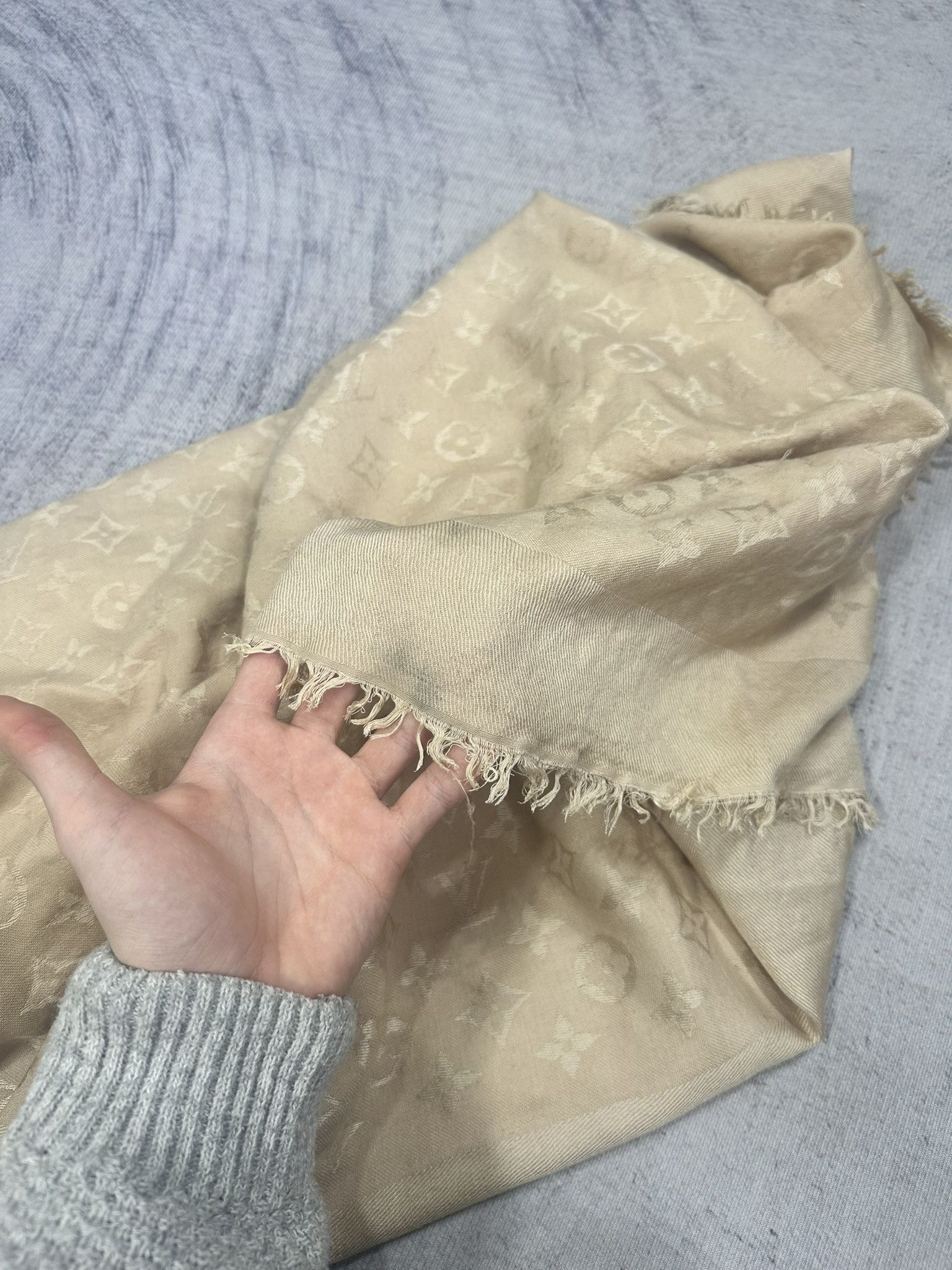 Louis Vuitton Louis Vuitton Handkerchief LV Monogram Paris Beige Silk Size ONE SIZE - 10 Thumbnail