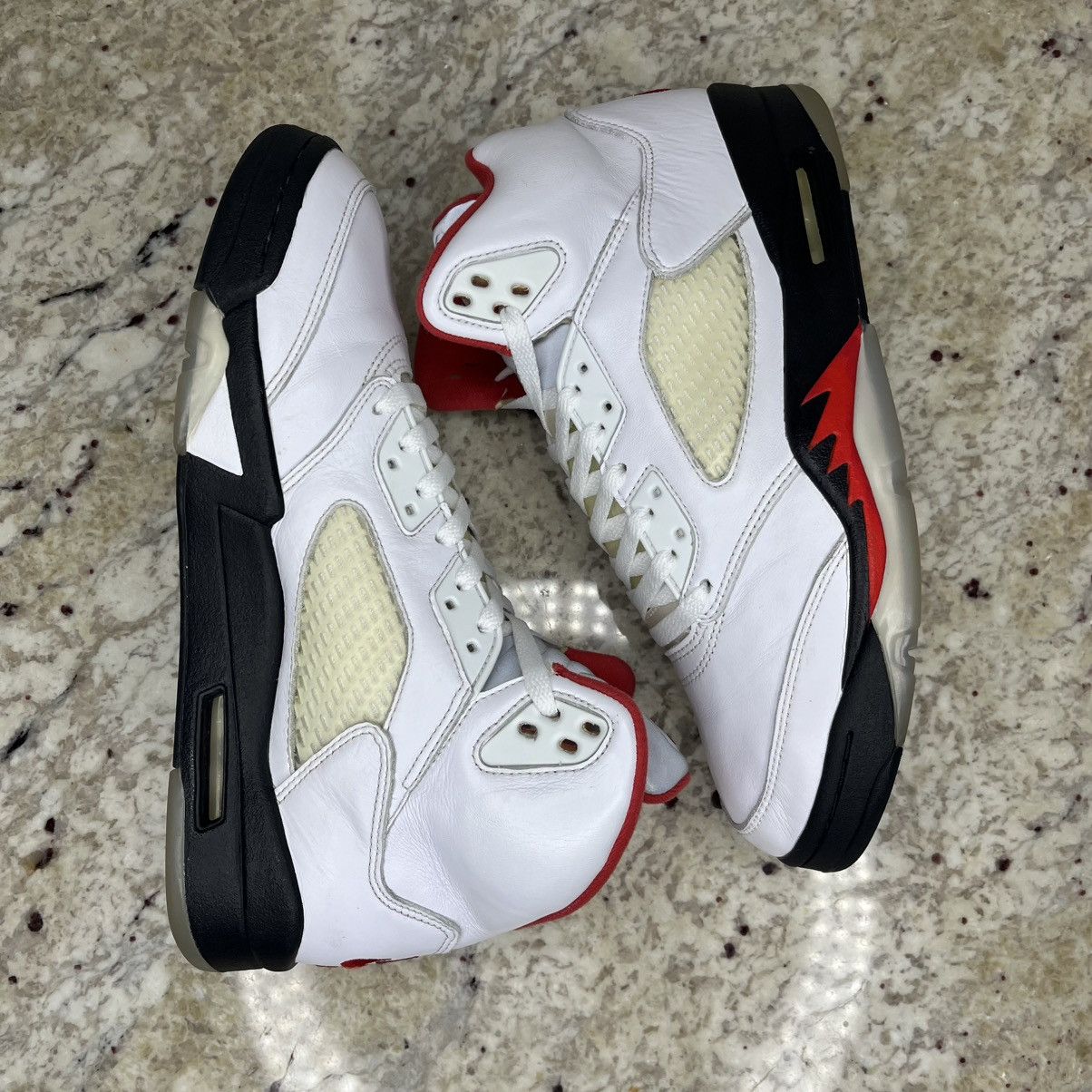 Jordan Brand Size 9.5 - Jordan 5 Retro Fire Red 2020 Clean W/Box Size US 9.5 / EU 42-43 - 16 Thumbnail