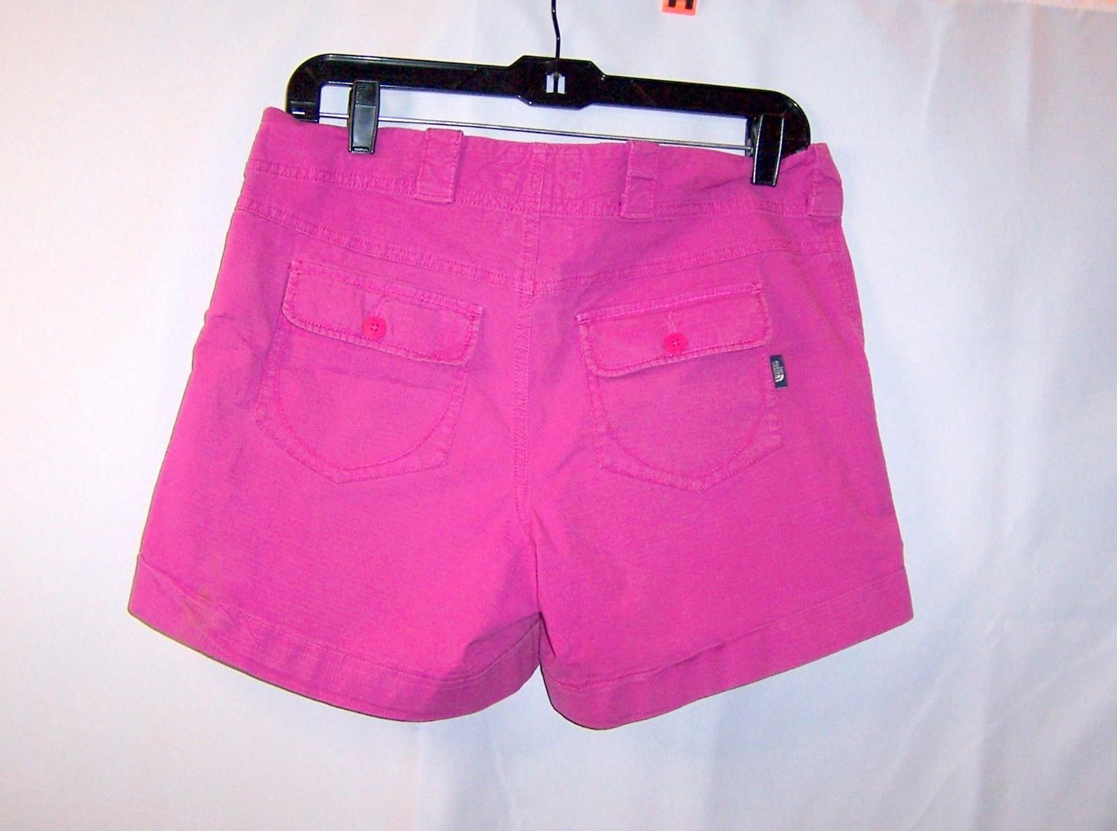 The North Face The North Face Pink/Fuschia Cotton Mid-Rise Shorts Women's 6 Size 28" / US 6 / IT 42 - 2 Thumbnail