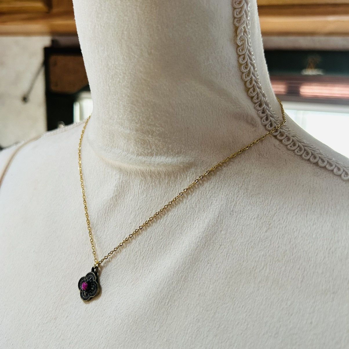 Vintage Vintage ruby tone glass stone pendant on chain necklace Size ONE SIZE - 3 Thumbnail