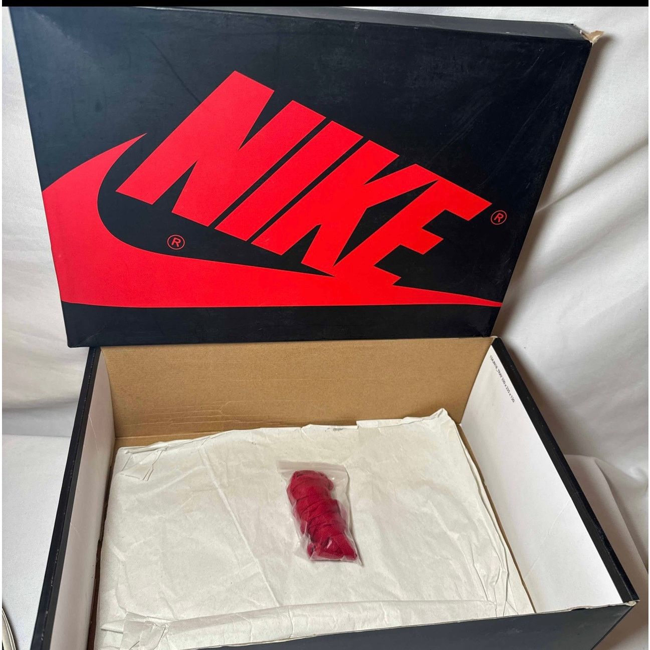 Jordan Brand × Nike Size 11 Nike Air Jordan 1 Retro High OG Gym Red Men's Shoes Size US 11 / EU 44 - 10 Thumbnail