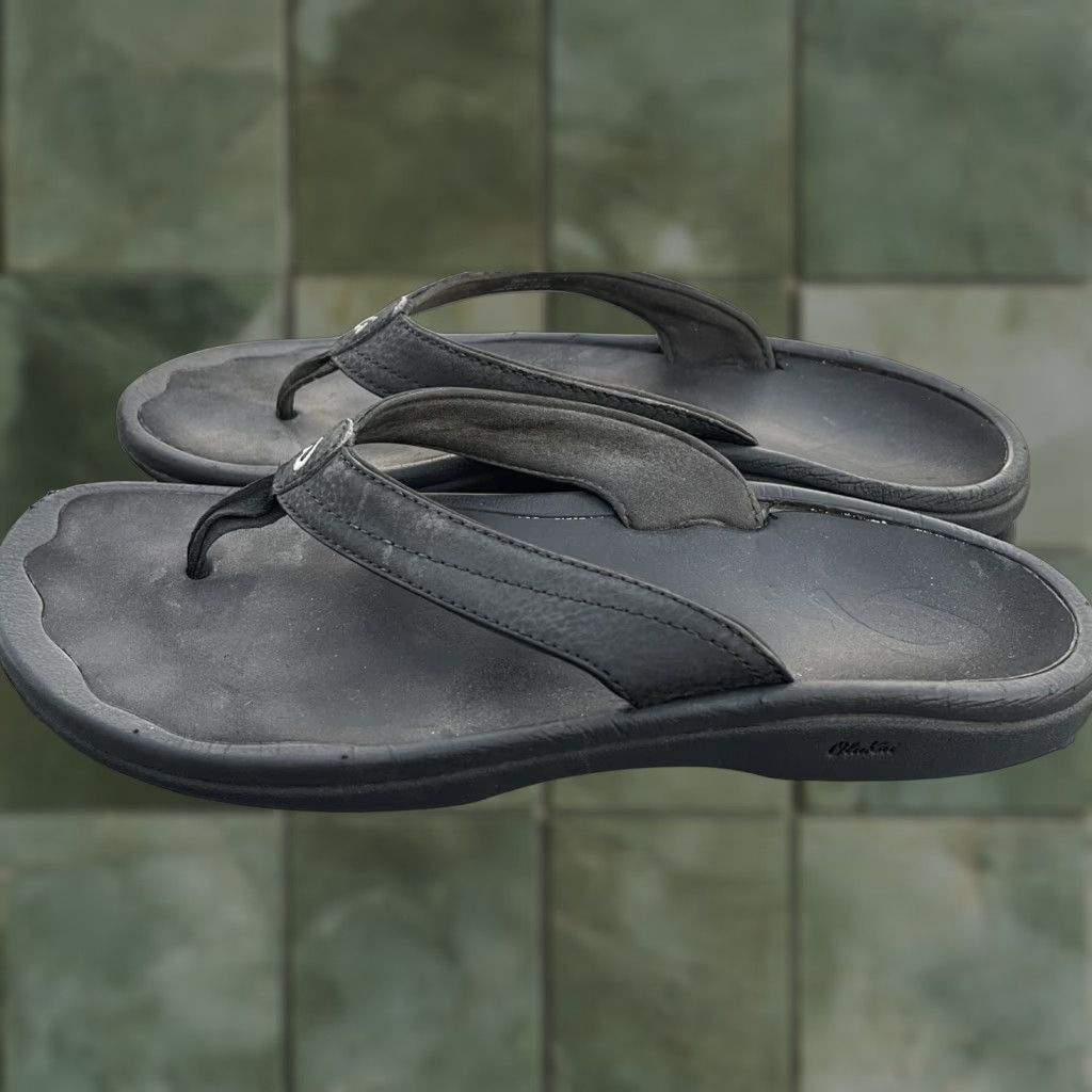 Olukai OluKai Sandals Women's 8 Men's 6.5 Black Flip Flop Leather Sandal Womens Mens 8 6.5 Black Flop? Size US 8 / IT 38 - 1 Thumbnail