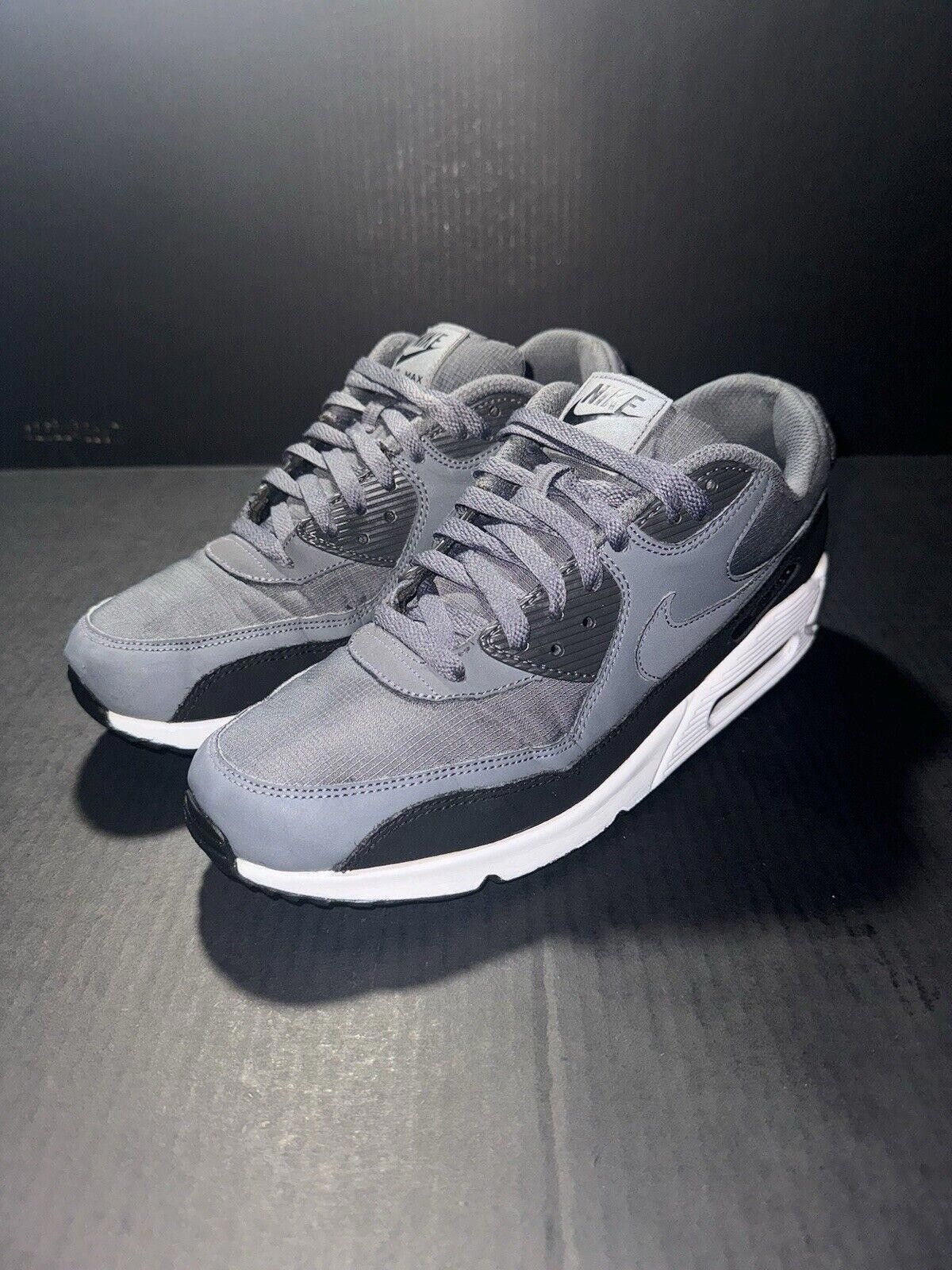 Nike Nike Men's Air Max 90 Black Dark Grey 537384-085 Sz 9.5 Size US 9.5 / EU 42-43 - 4 Thumbnail