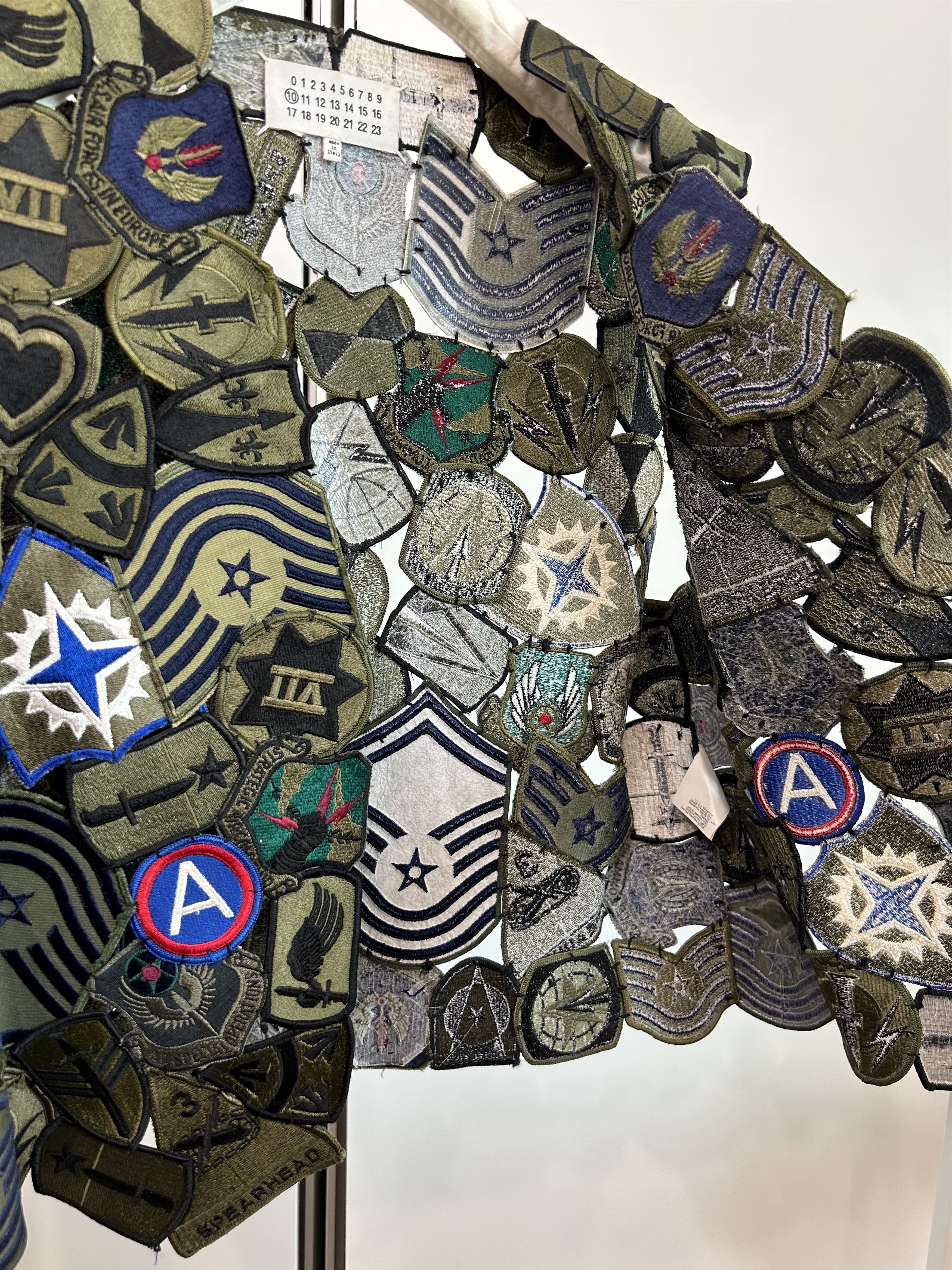 Maison Margiela MAISON MARGIELA Artisanal Military Insignia Vest Size US M / EU 48-50 / 2 - 7 Thumbnail