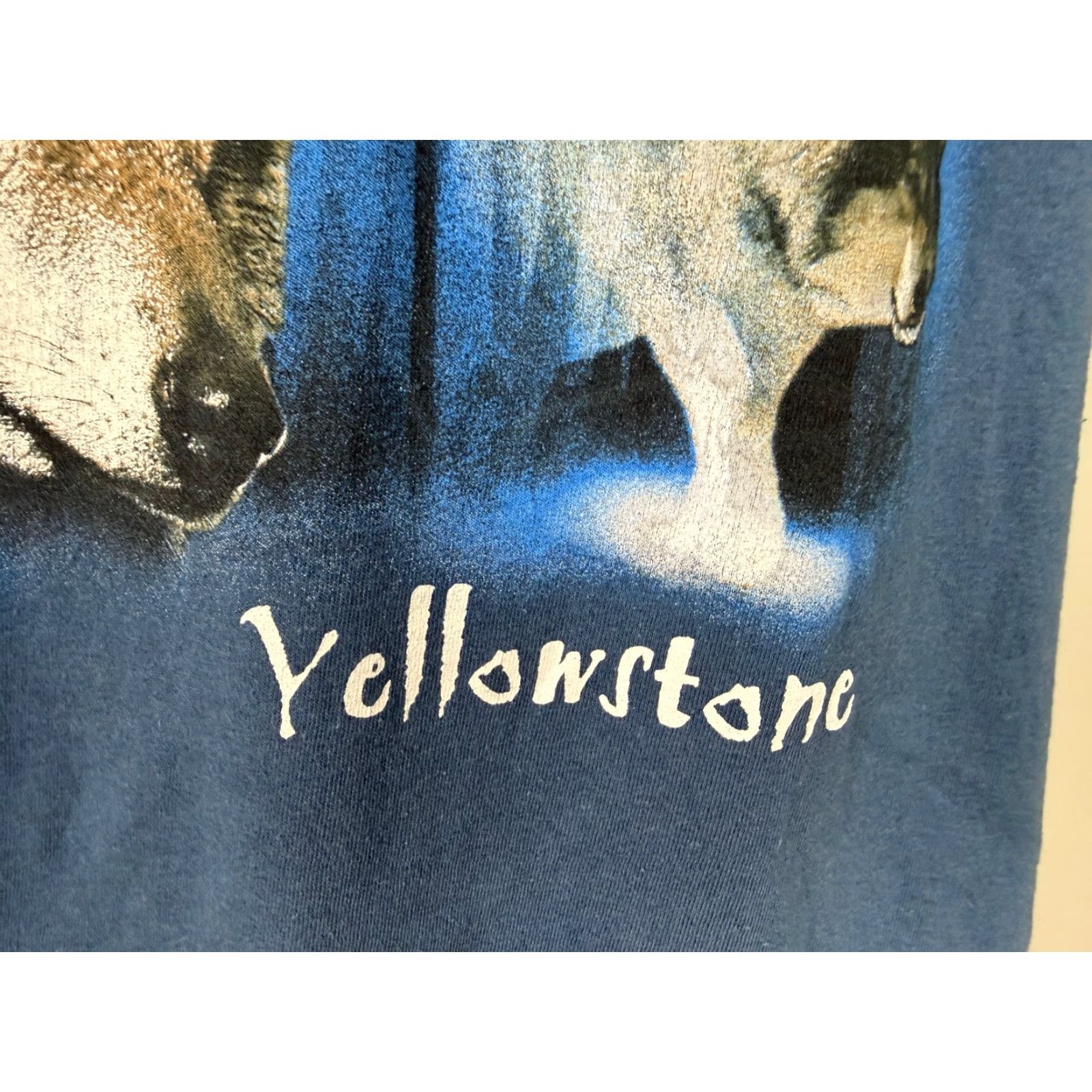 Vintage VINTAGE Yellowstone National Park Shirt Large Wolf Pack Nature USA Made Size US L / EU 52-54 / 3 - 4 Thumbnail