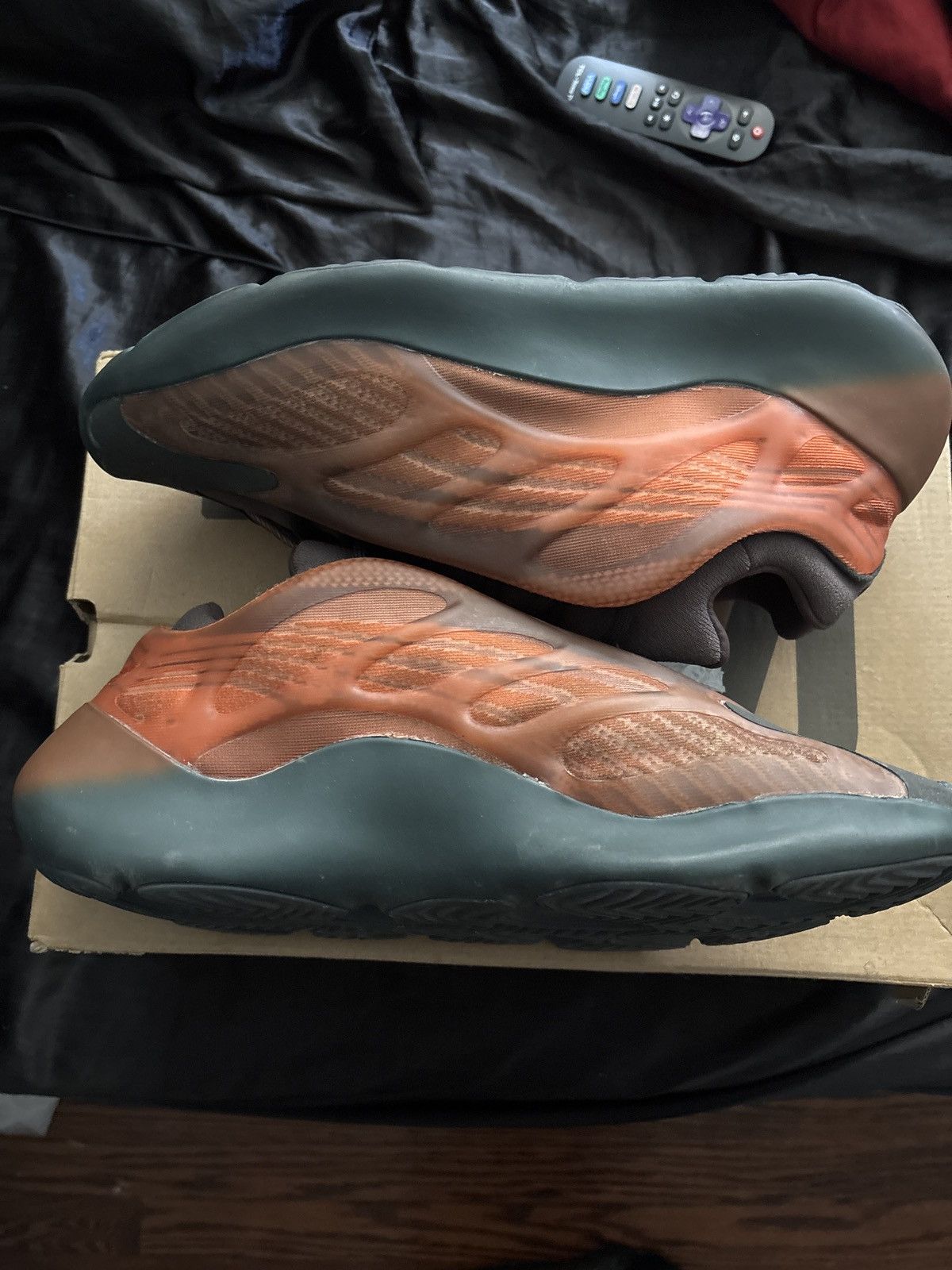 Yeezy Yeezy 700 V3 Size US 13 / EU 46 - 1 Thumbnail
