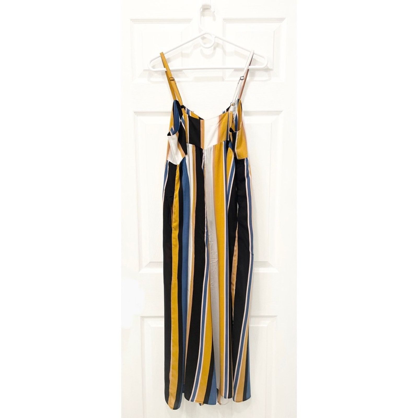Urban Outfitters Urban Outfitters Tootsie Button-Down Crop Jumpsuit M Size 32" / US 10 / IT 46 - 2 Thumbnail