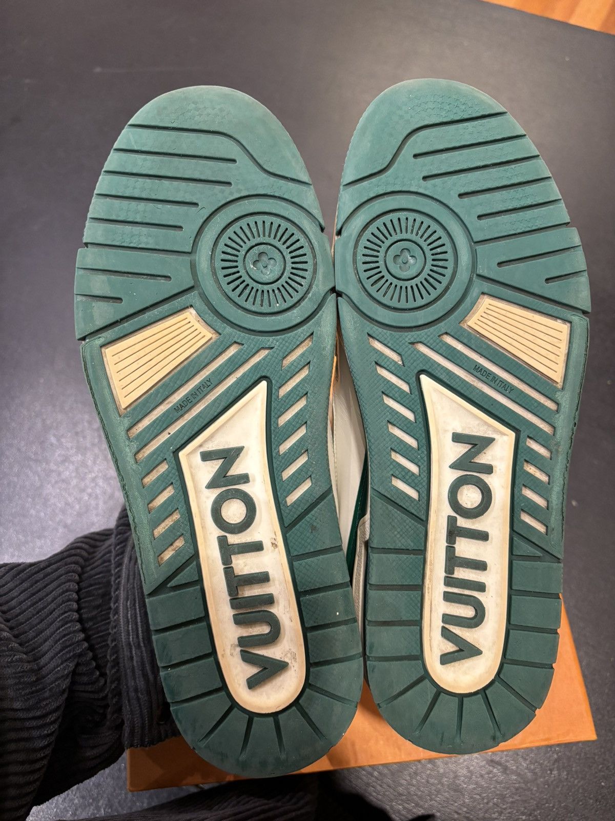 Louis Vuitton Louis Vuitton Trainer White Green Size US 8.5 / EU 41-42 - 5 Thumbnail