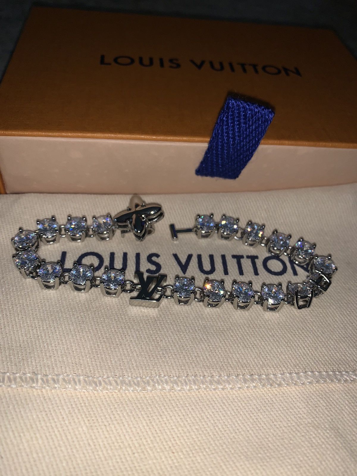 Louis Vuitton RARE Louis Vuitton Crystal chain bracelet Size ONE SIZE - 1 Thumbnail