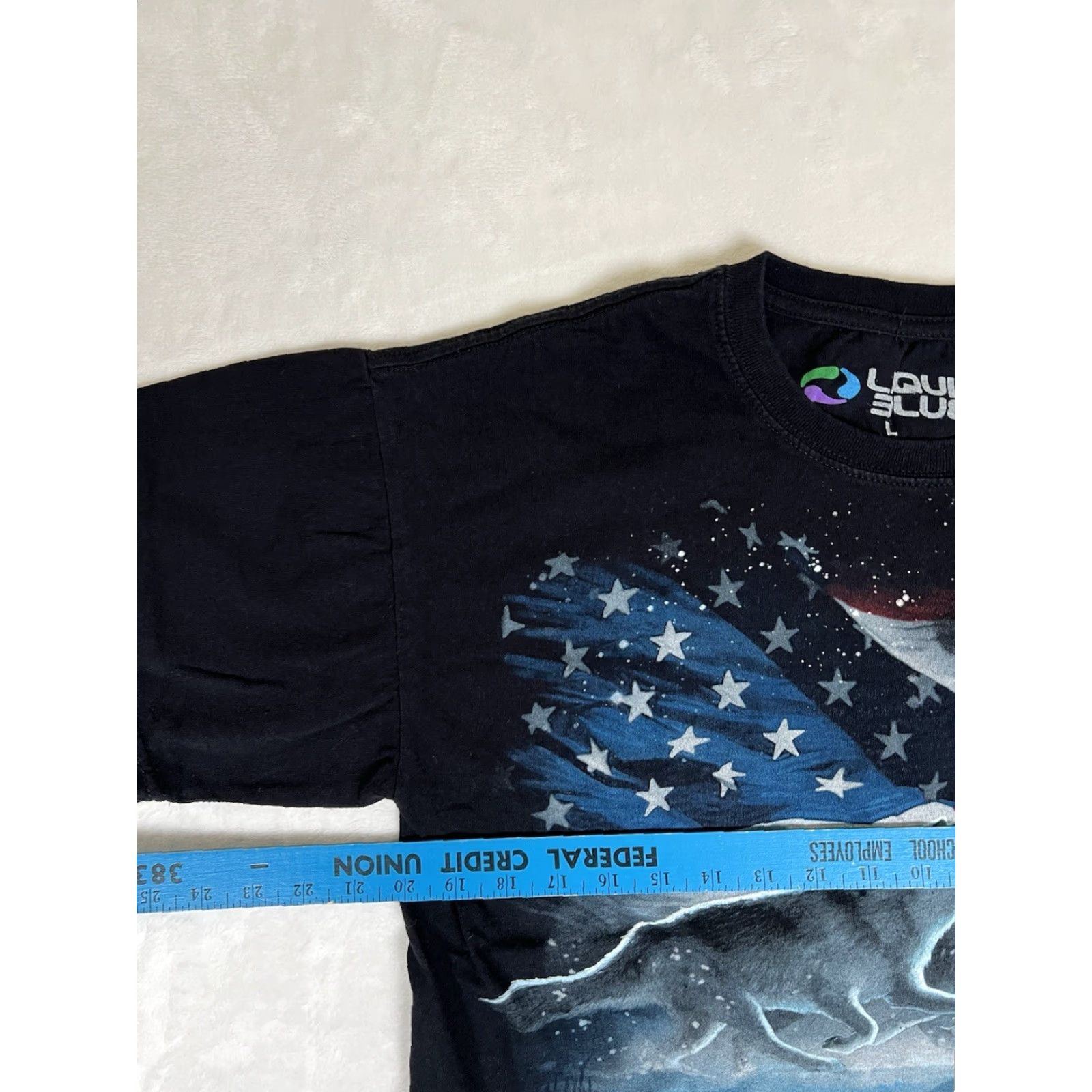 Liquid Blue Liquid Blue Wolves Wolf USA Flag T-Shirt L Black Mens Size US L / EU 52-54 / 3 - 5 Thumbnail