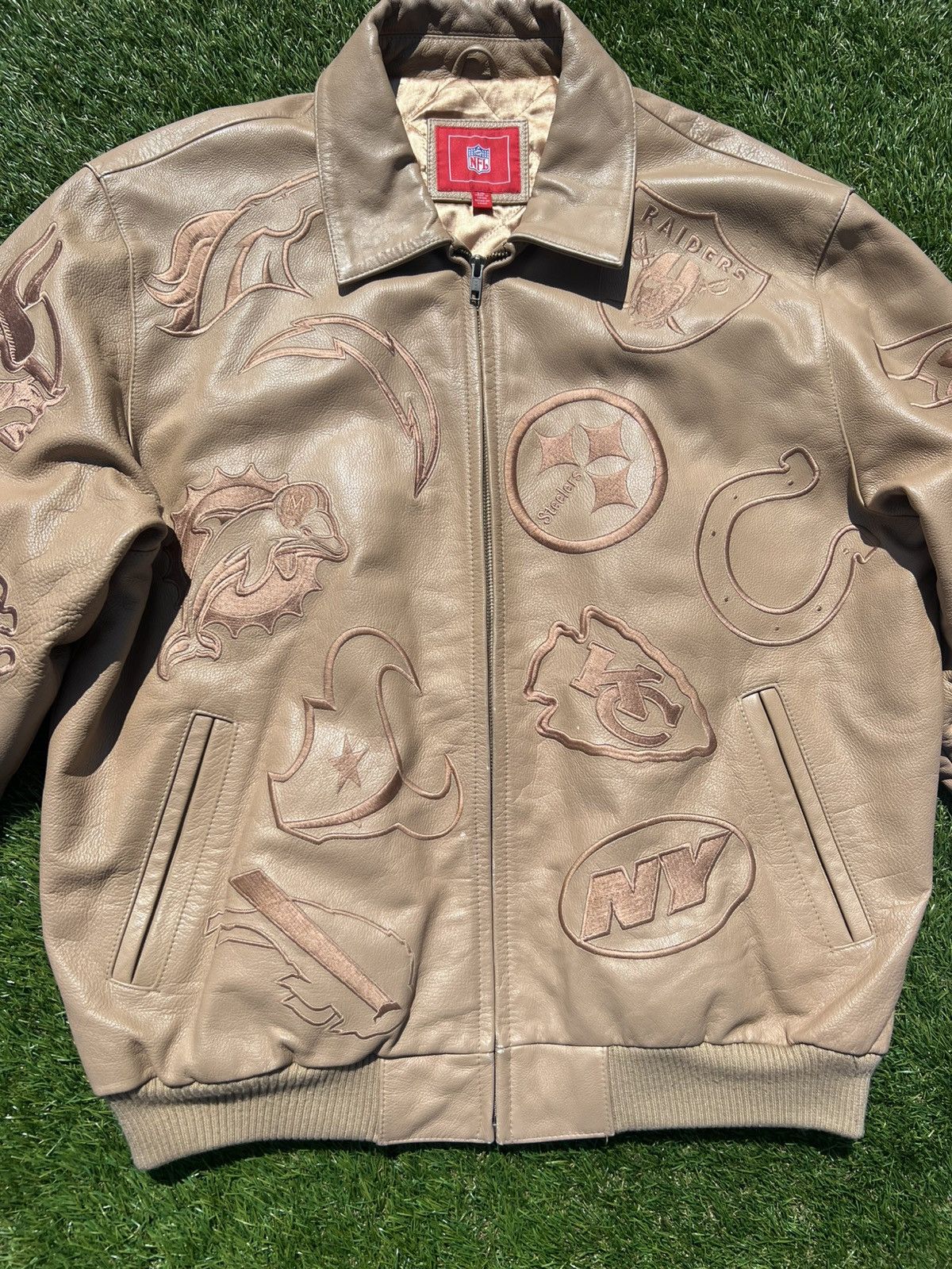 G-III Large Men’s Vintage GIII X NFL Teams Monochromatic Size US L / EU 52-54 / 3 - 2 Thumbnail