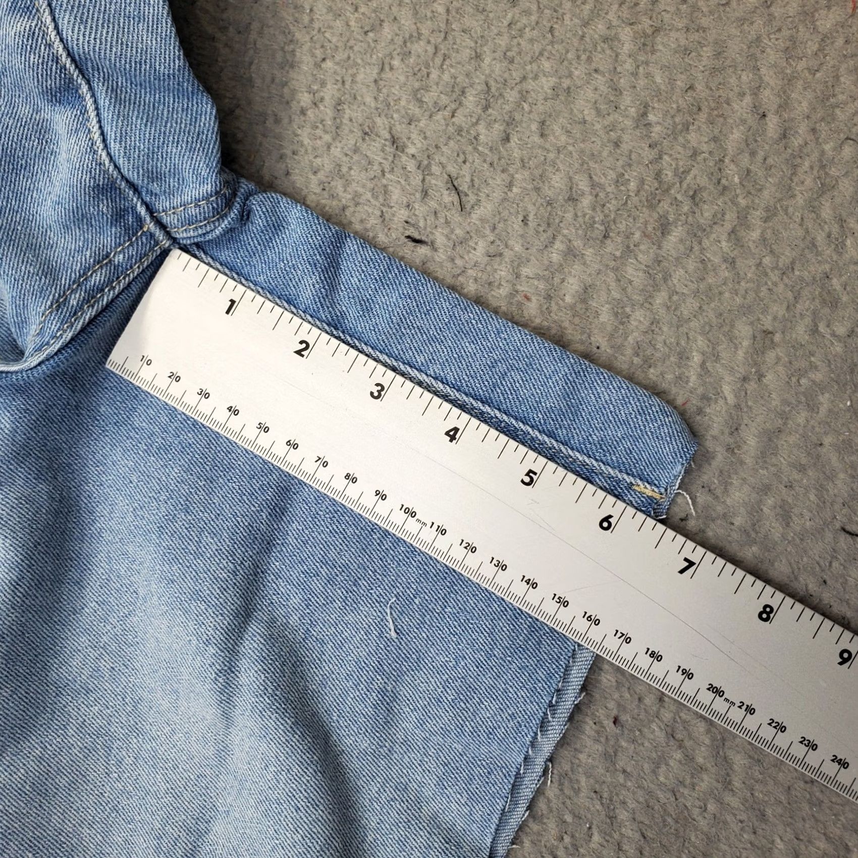 Vintage 1822 Denim Repreve Shorts Womens 8 Blue Denim High Rise Distressed Raw Hem Bermuda Shorts Womens 8 Denim Blue 1822 Denim Womens Size 8 Size 30" / US 8 / IT 44 - 5 Thumbnail