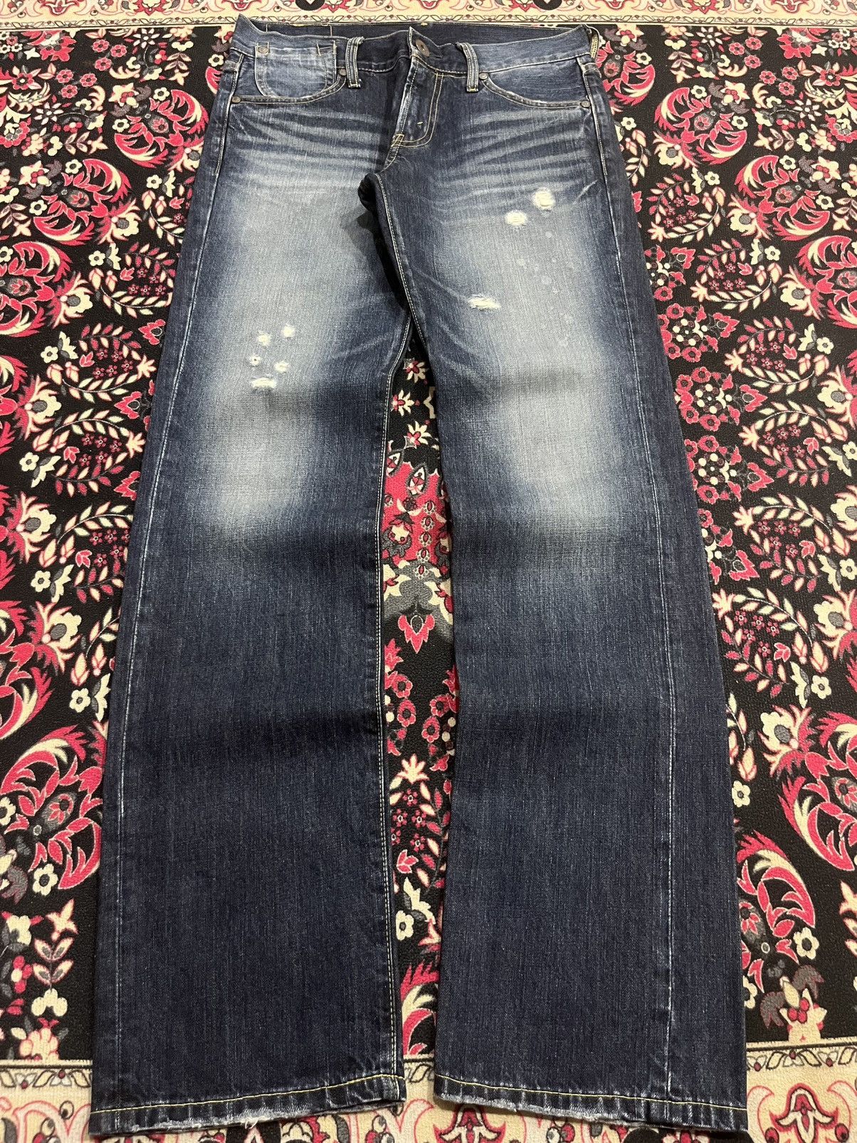Levi's × Vetements Vintage Levi’s Dark Blue Faded Washed Distress Tapered Jeans Size US 28 / EU 44 - 1 Thumbnail