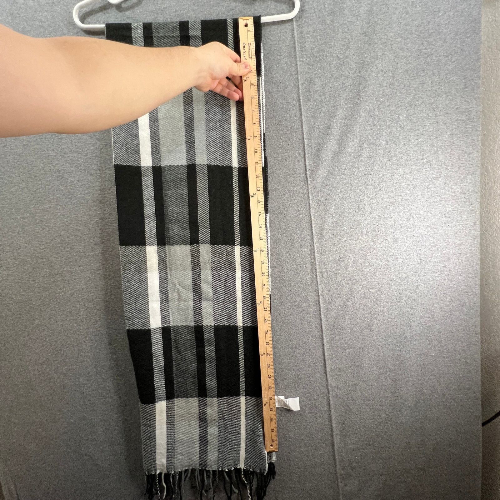 Banana Republic Banana Republic 100% ACRYLIC Women's Black Plaid Size ONE SIZE - 5 Thumbnail