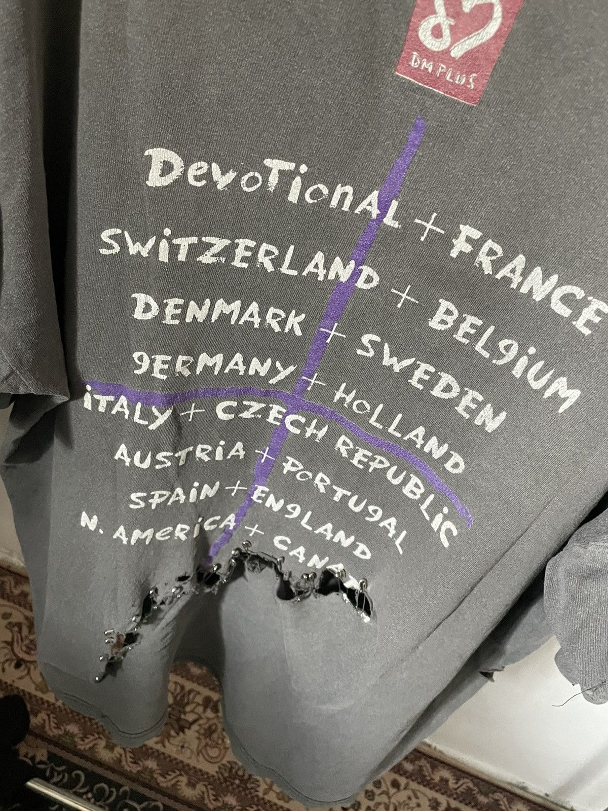 Vintage Vintage 90s Depeche Mode Devotional Tour Faded T-Shirt Size US XL / EU 56 / 4 - 8 Thumbnail