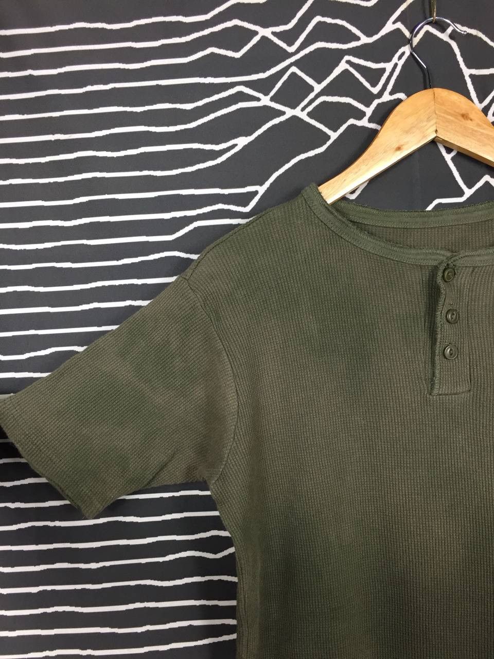 Japanese Brand Distressed UNFIT Waffle Henley Neck Tee Size US L / EU 52-54 / 3 - 5 Thumbnail