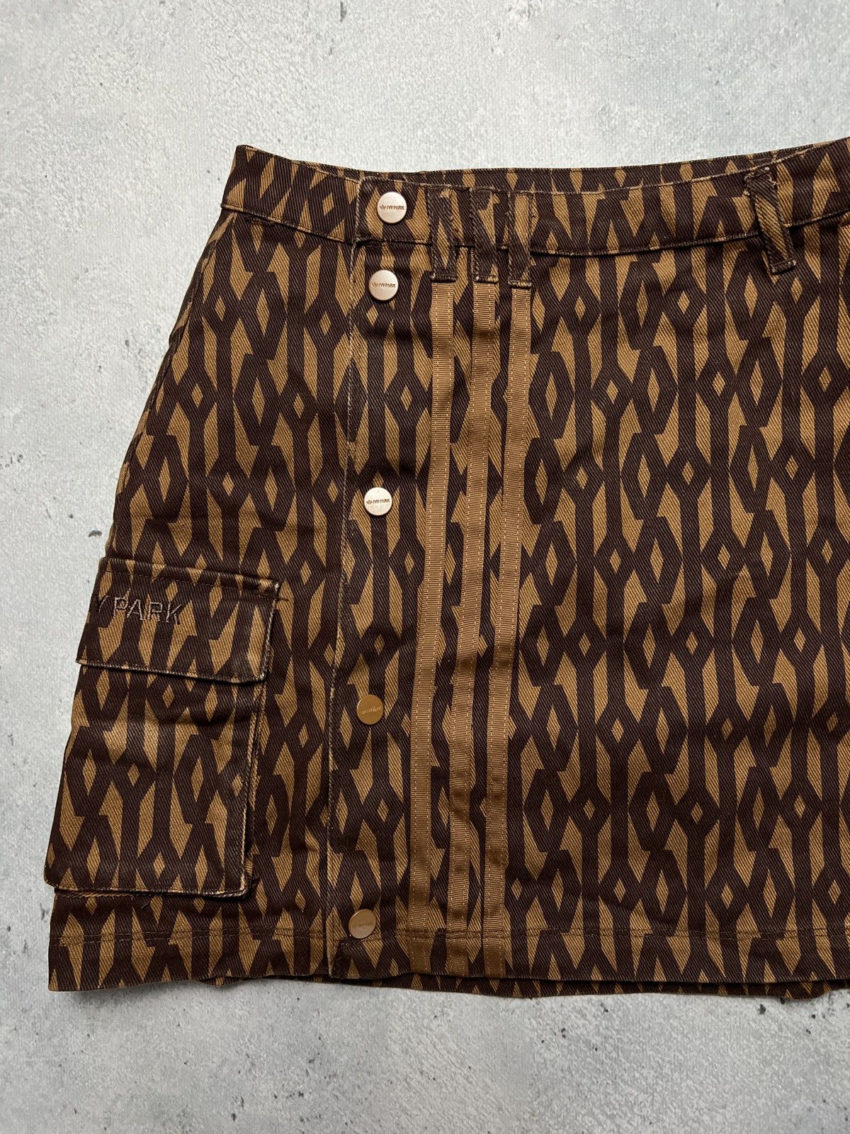 Adidas × Ivy Park Ivy Park x Adidas Monogram Skirt Wild Brown y2k Rare Item Size 28" / US 6 / IT 42 - 5 Thumbnail
