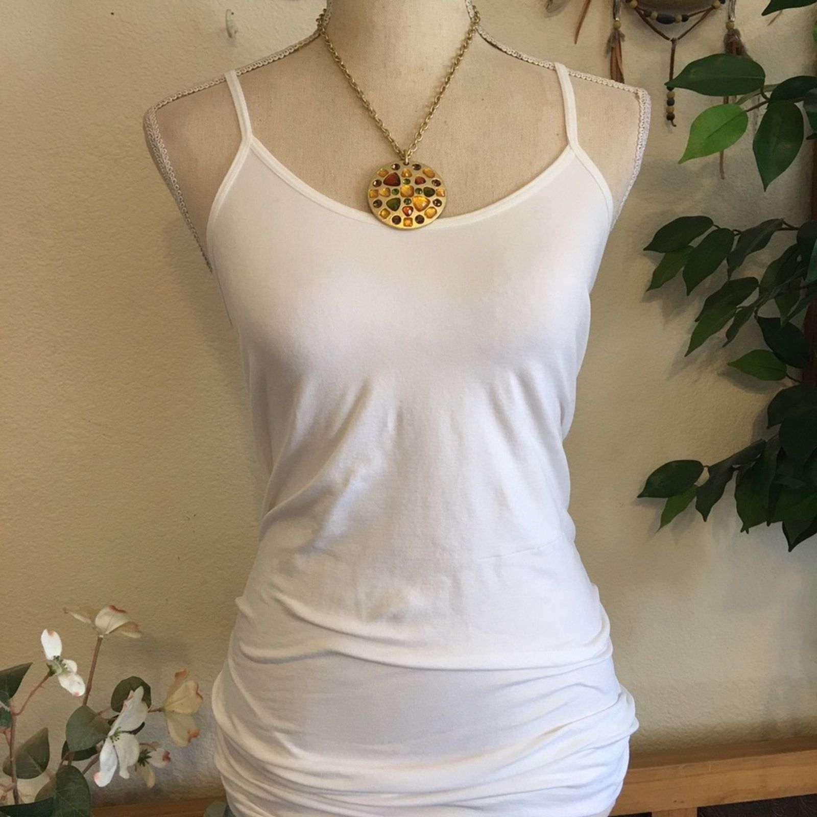 Jewelry Stone covered amulet matte gold chain necklace Size ONE SIZE - 6 Thumbnail