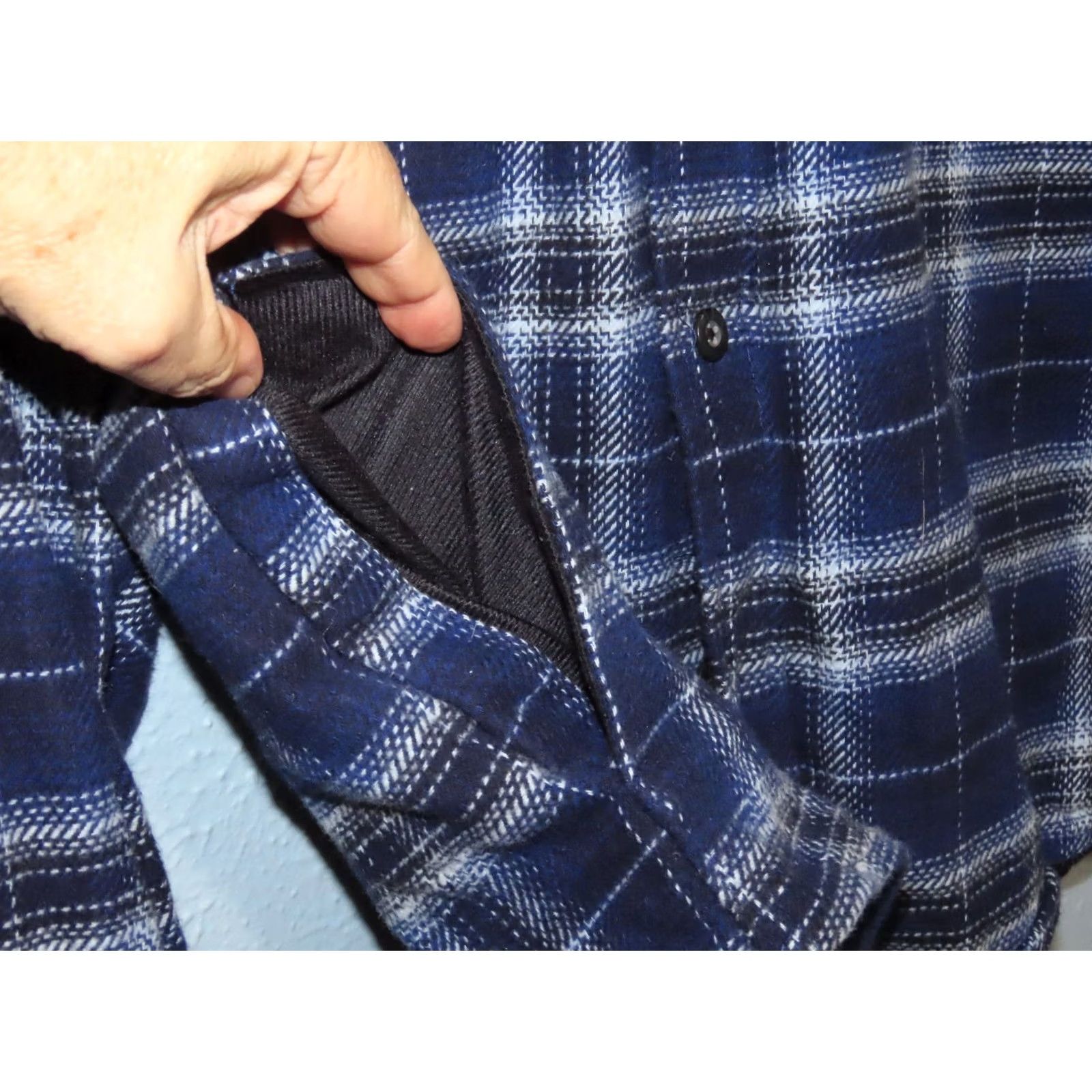 Vintage Woolrich Brawny Shirt Shacket Woolrich Mens Large Blue Plaid Flannel Heavy Button-Up Shirt Shacket Size US L / EU 52-54 / 3 - 5 Thumbnail