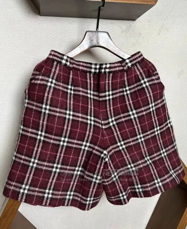 Burberry Burberry Color. Size 28" / US 6 / IT 42 - 6 Thumbnail