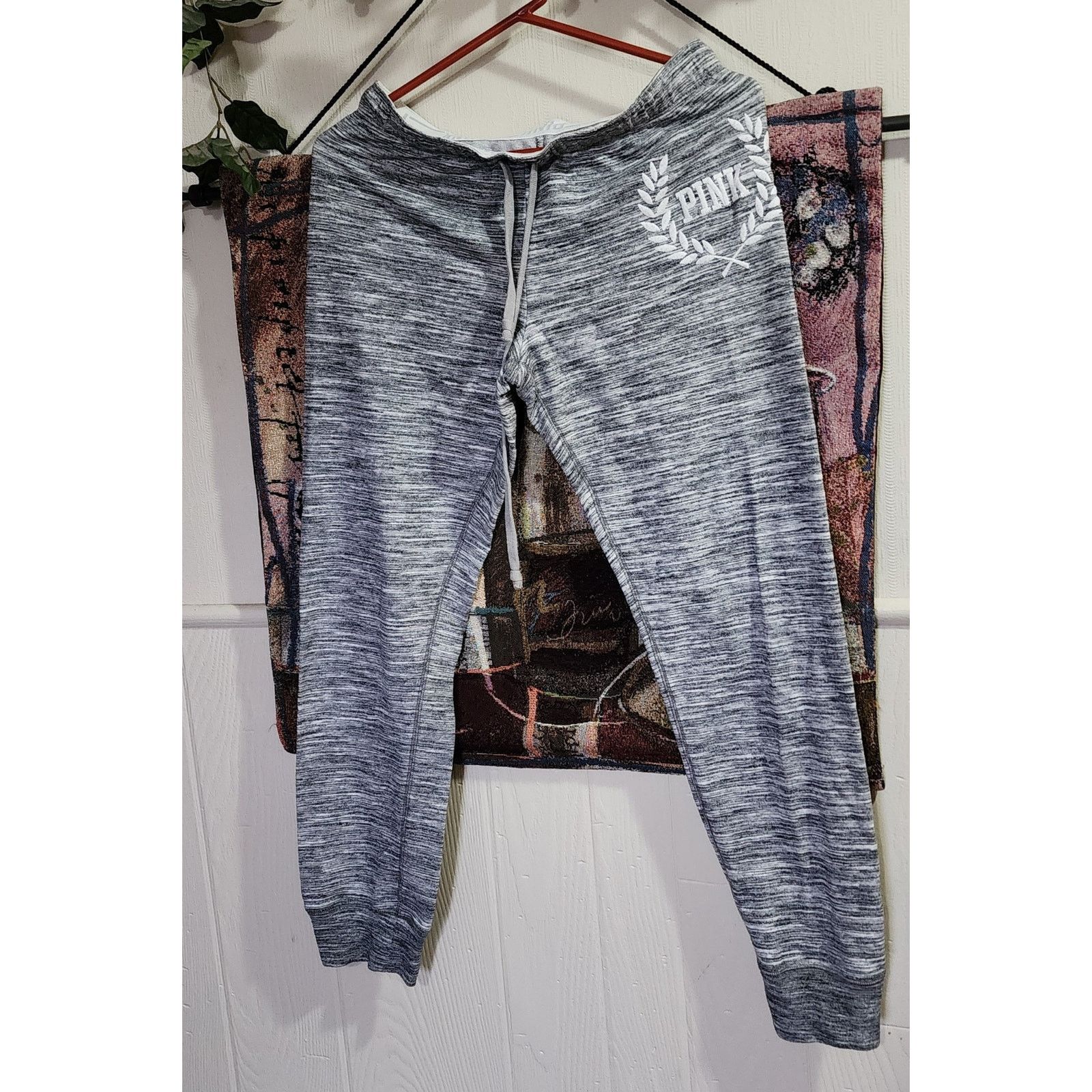 Victoria's Secret PINK Victoria’s Secret sweatpants 3/4 zip top sz Med. Size 32" / US 10 / IT 46 - 5 Thumbnail
