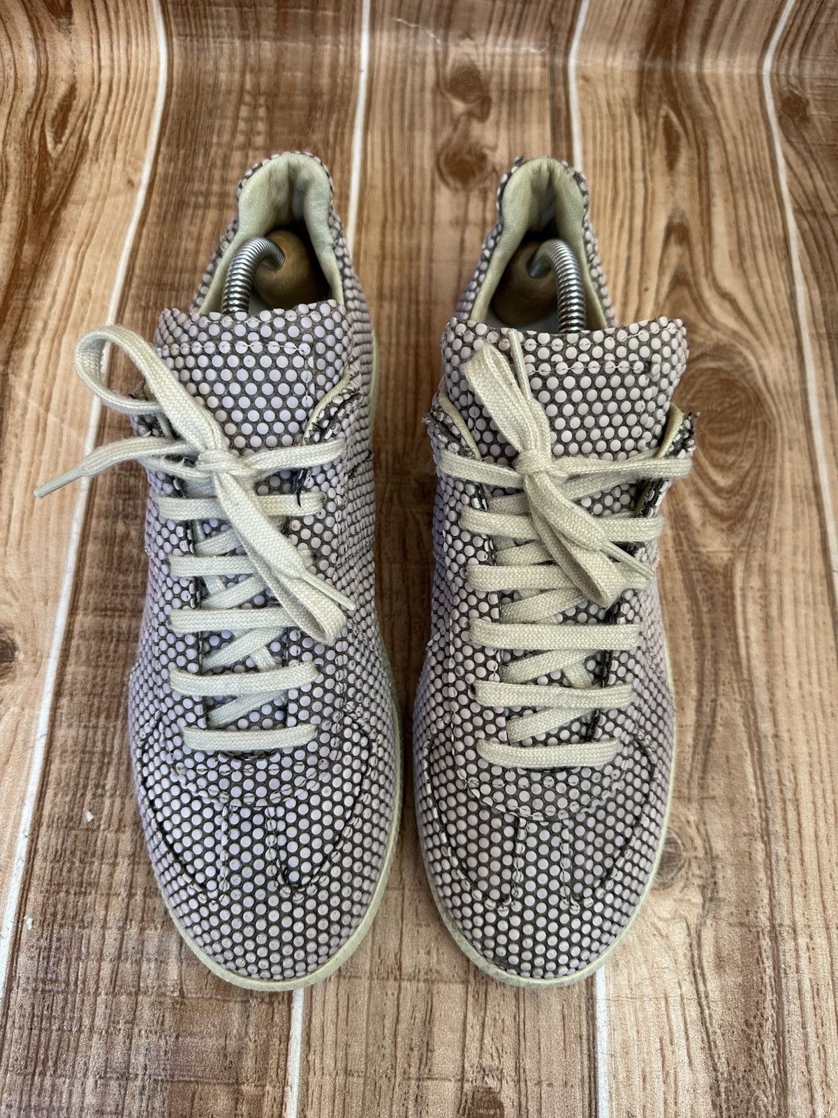 Maison Margiela Maison Margiela Replica Textured Polka Dot Sneaker Lowtops Size US 8 / EU 41 - 3 Thumbnail