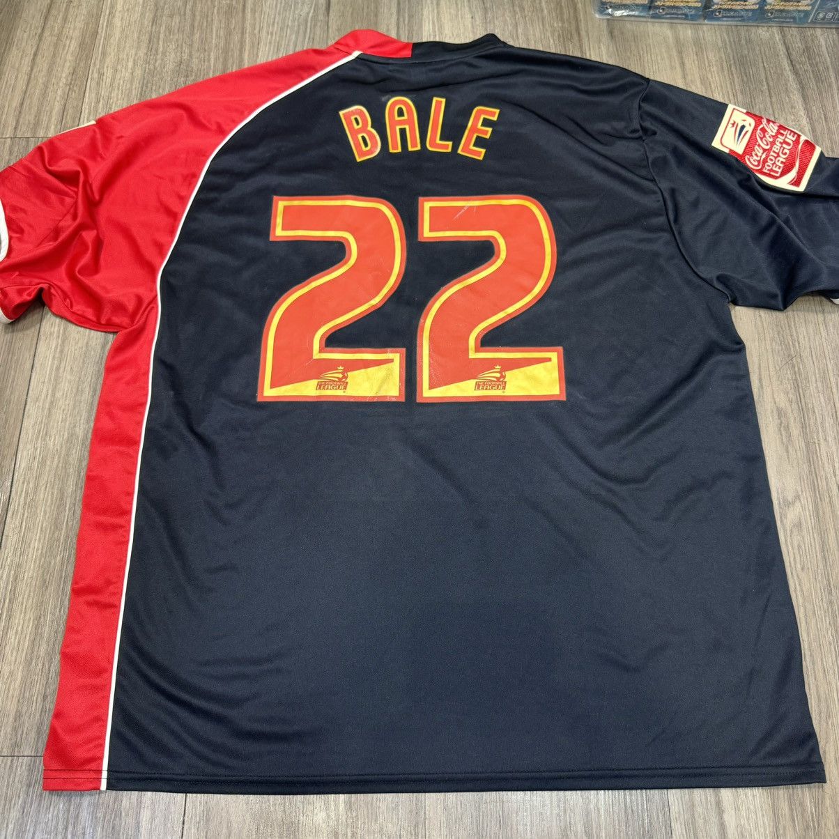 Sports Specialties Southampton 06/07 away shirt #22 Bale Size US XL / EU 56 / 4 - 2 Thumbnail