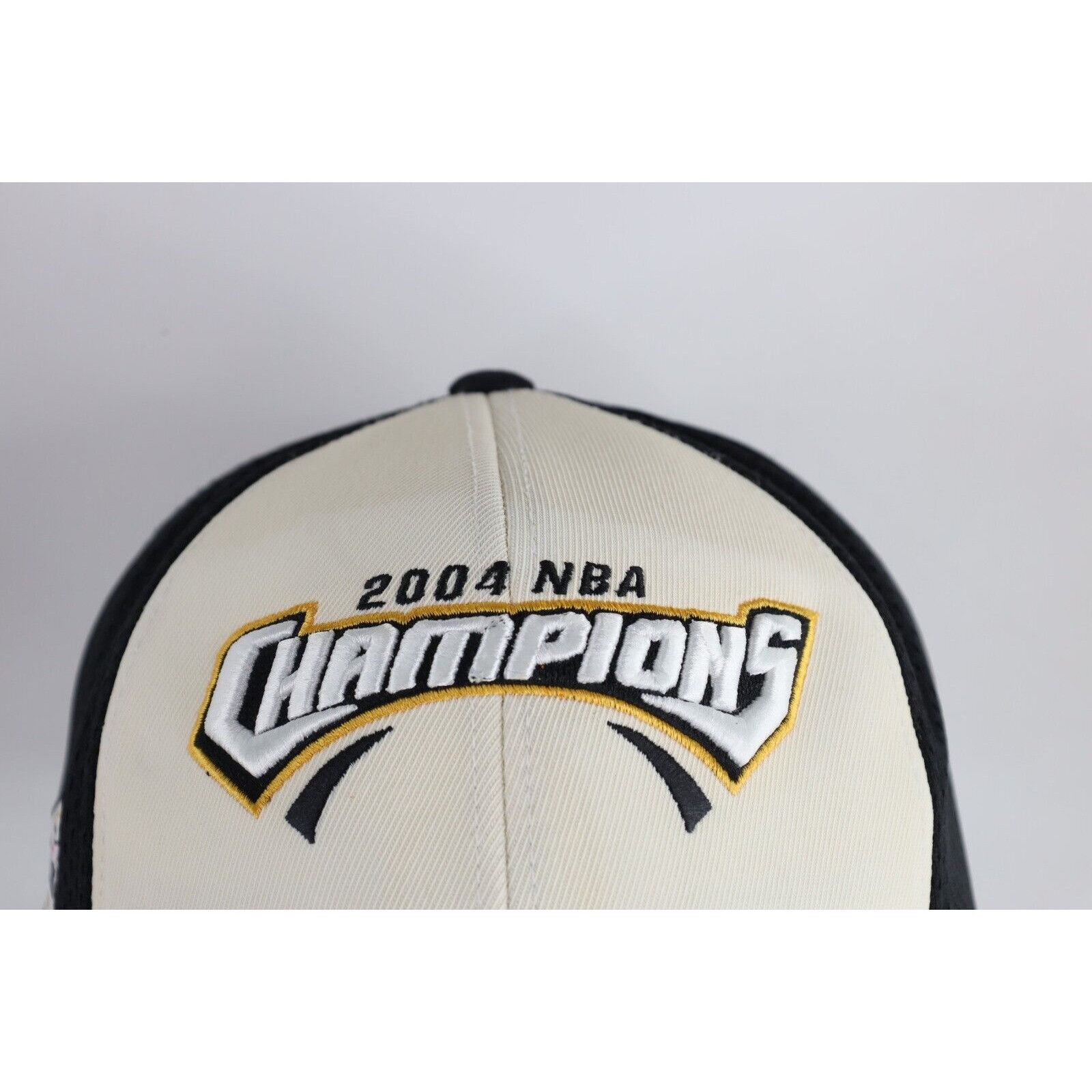 Reebok × Vintage Vintage Reebok Locker Room Edition 2004 Detroit PistonsHat Size ONE SIZE - 3 Thumbnail