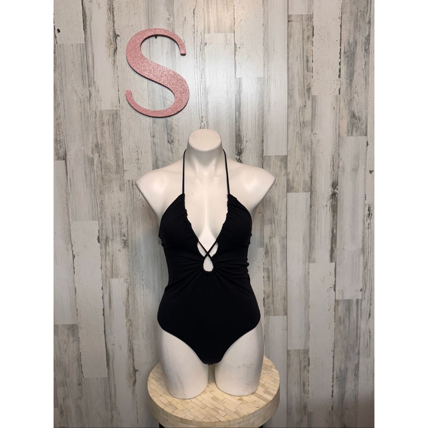 Forever 21 Forever 21 Black Halter bodysuit Women’s Size S Size S / US 4 / IT 40 - 1 Thumbnail