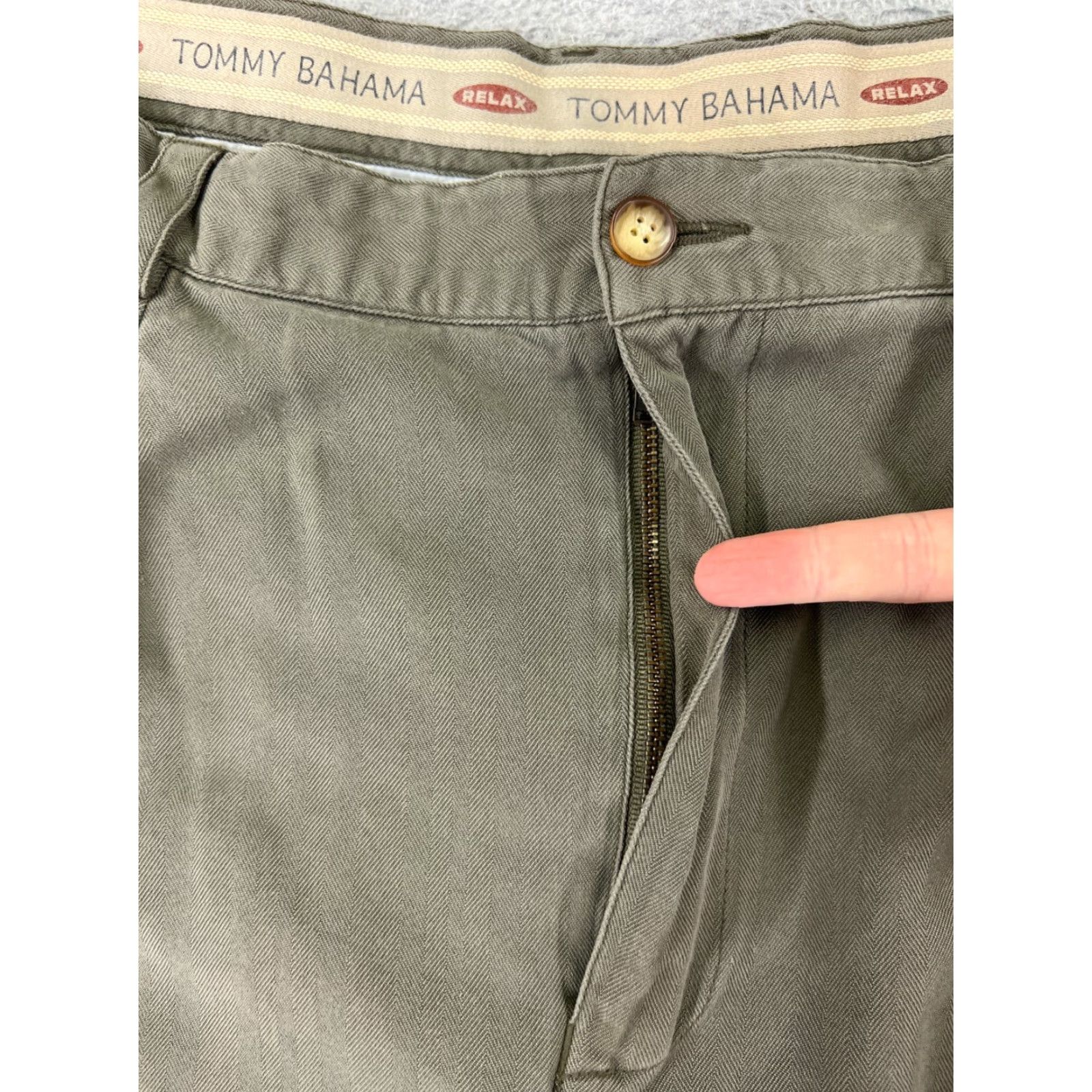 Tommy Bahama Tommy Bahama Shorts Men 36 Green Pleated Herringbone Silk Bermuda Casual Beach Aloha Size US 36 / EU 52 - 6 Thumbnail