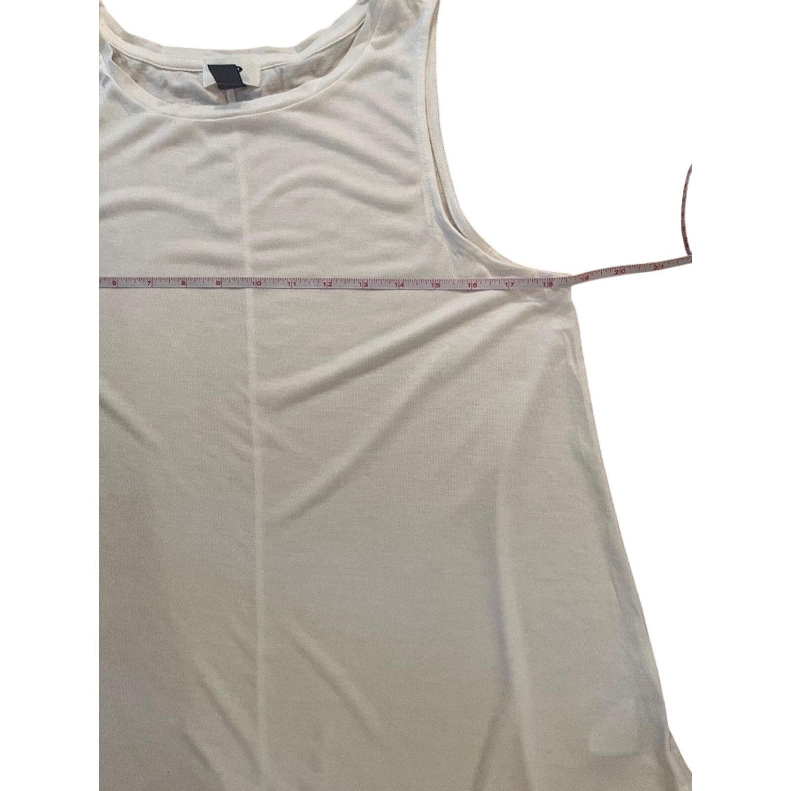 Old Navy Old Navy White UltraLite All-Day Tunic Tank Top -Size Medium Size M / US 6-8 / IT 42-44 - 3 Thumbnail