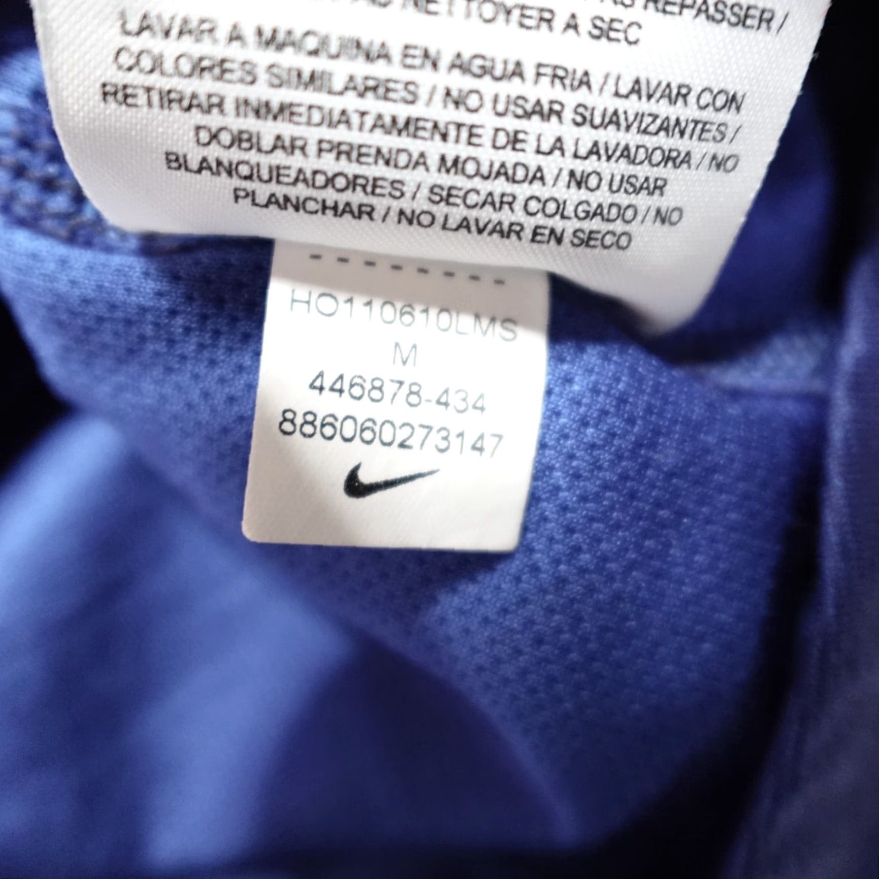 Nike Nike Mens Sweater Medium Blue 1/4 Zip Thumb Holes Livestrong Poly Wool Blend Size US M / EU 48-50 / 2 - 6 Thumbnail