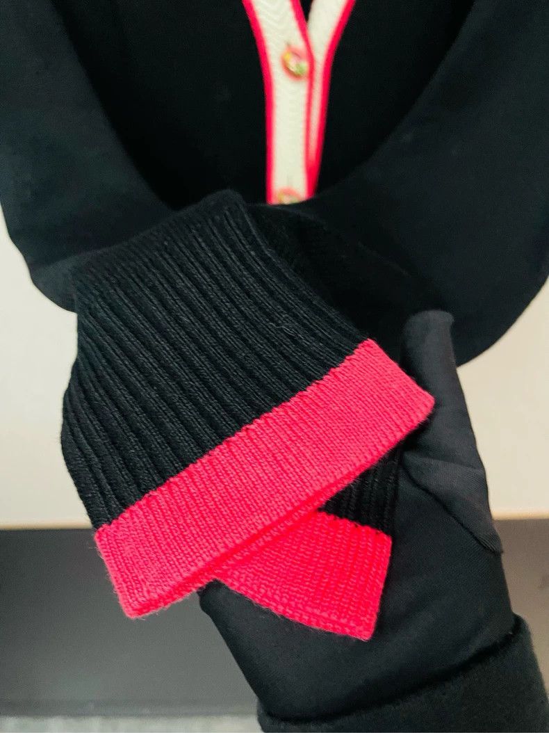 Chanel Chanel Black and red cashmere lion head knitted cardigan ja Size XS / US 0-2 / IT 36-38 - 5 Thumbnail